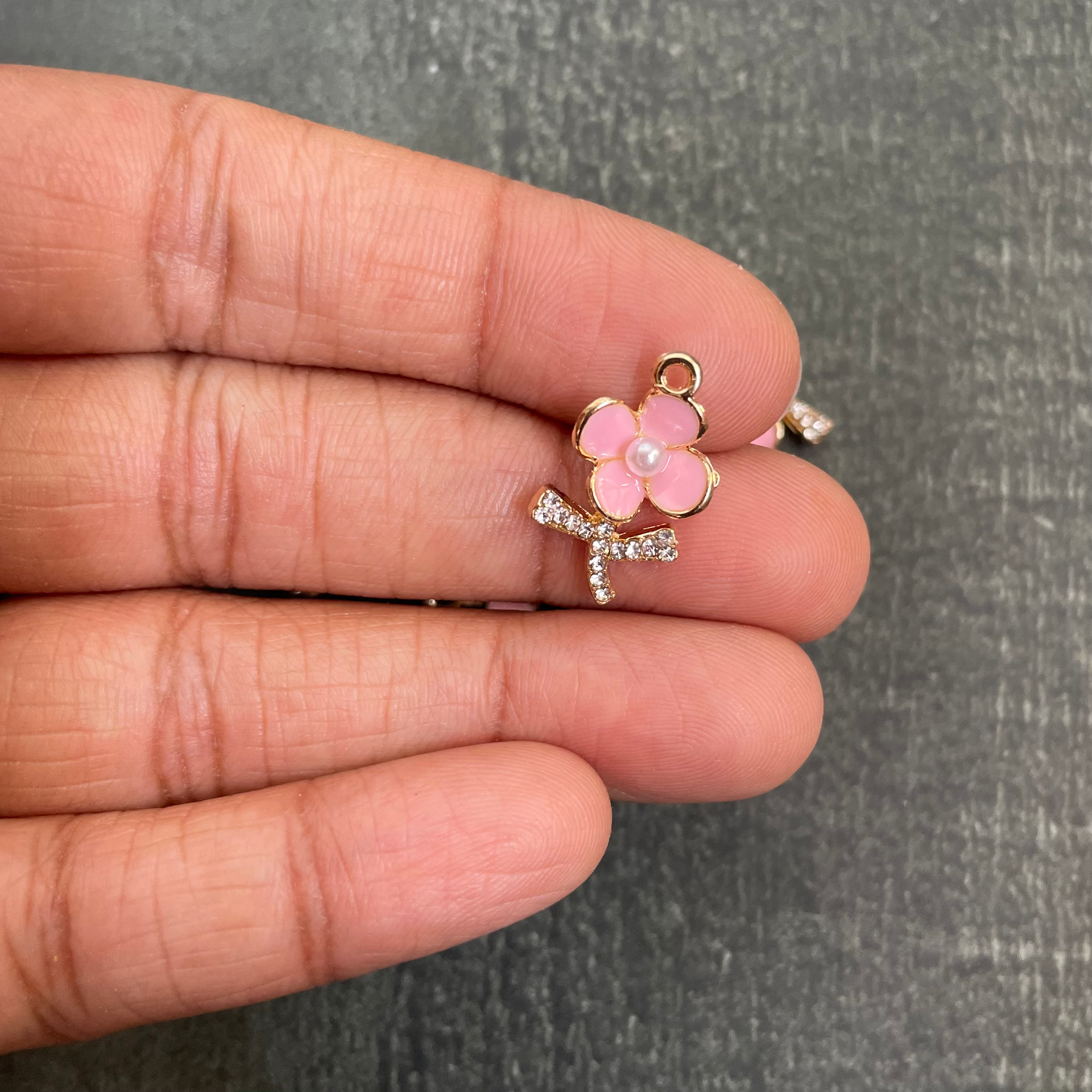 4 petal flower charm 64  image 1