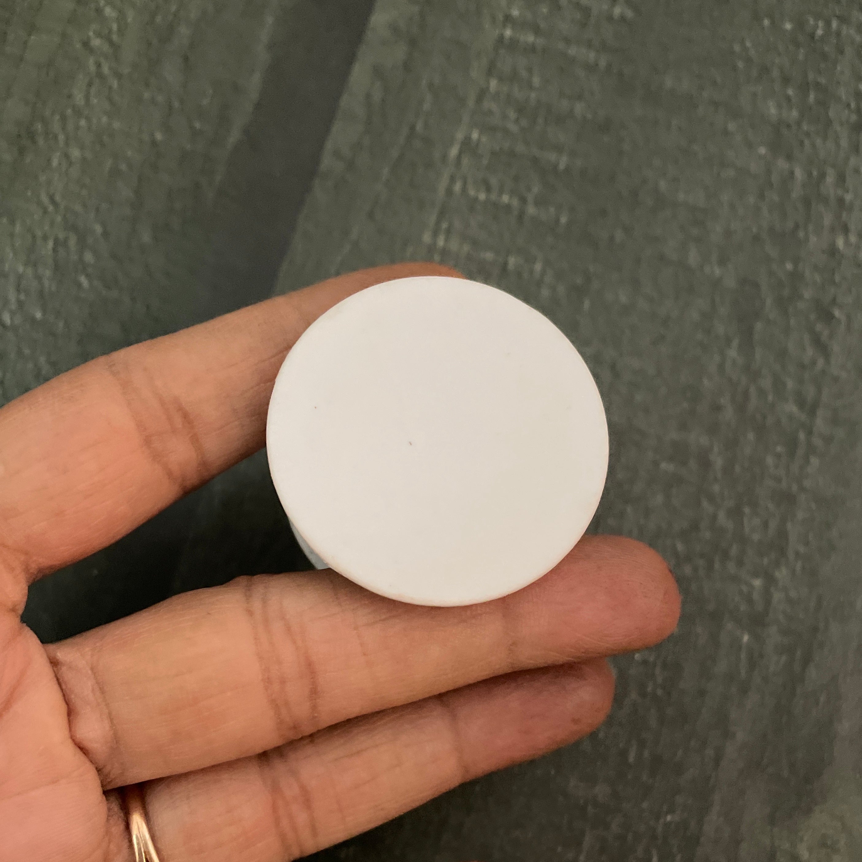 Pop socker White image 0