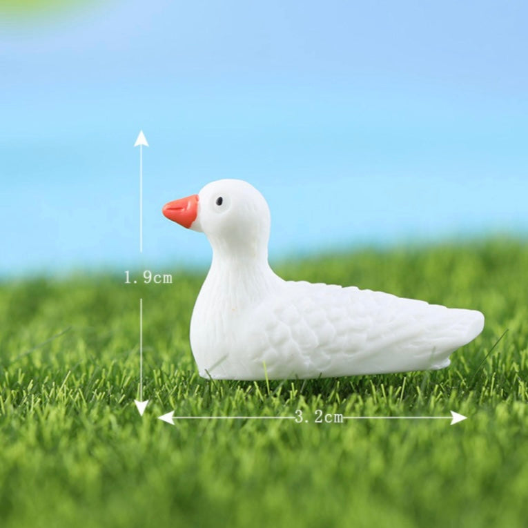 White duck miniature 56 image 0