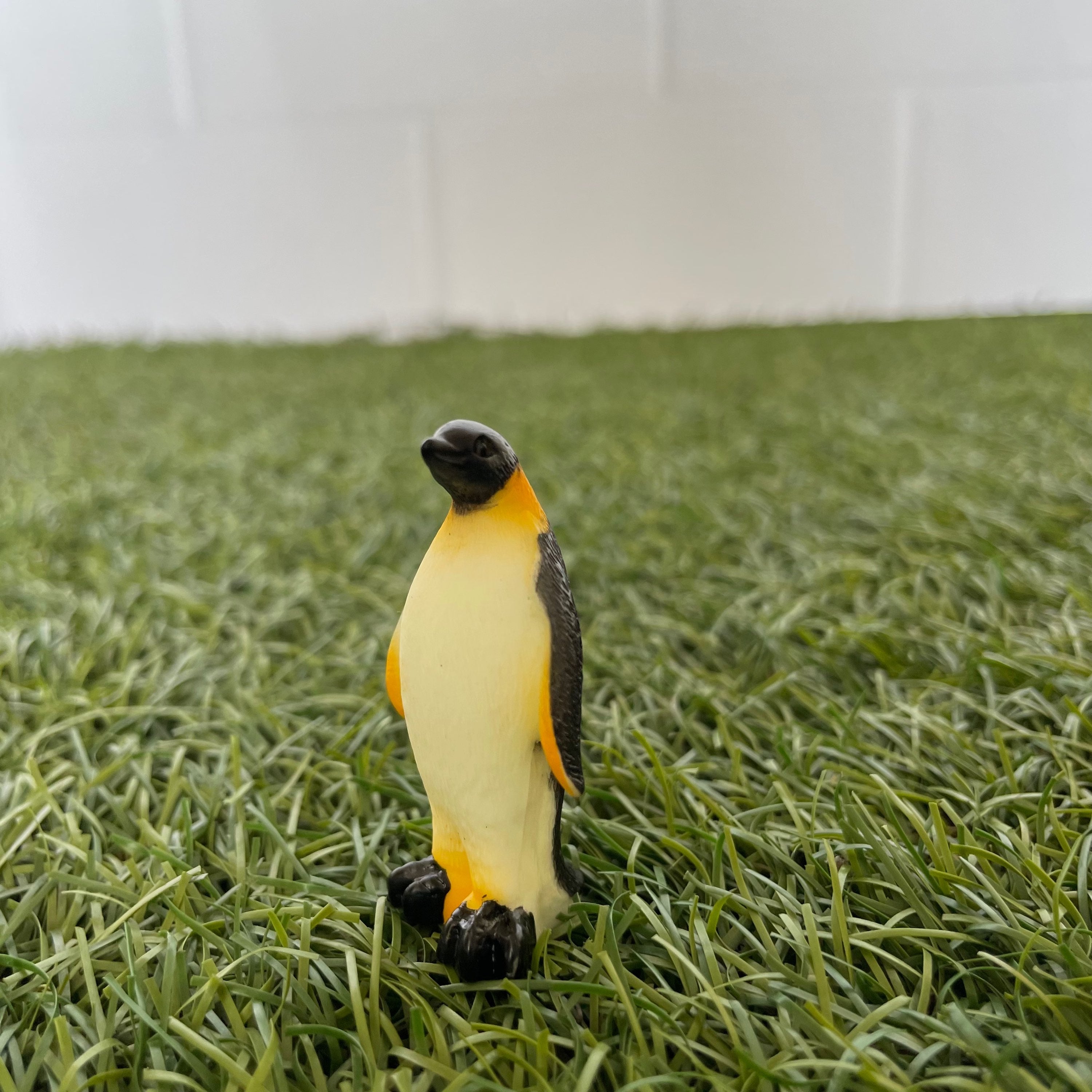 Penguin A Miniature 215 image 0