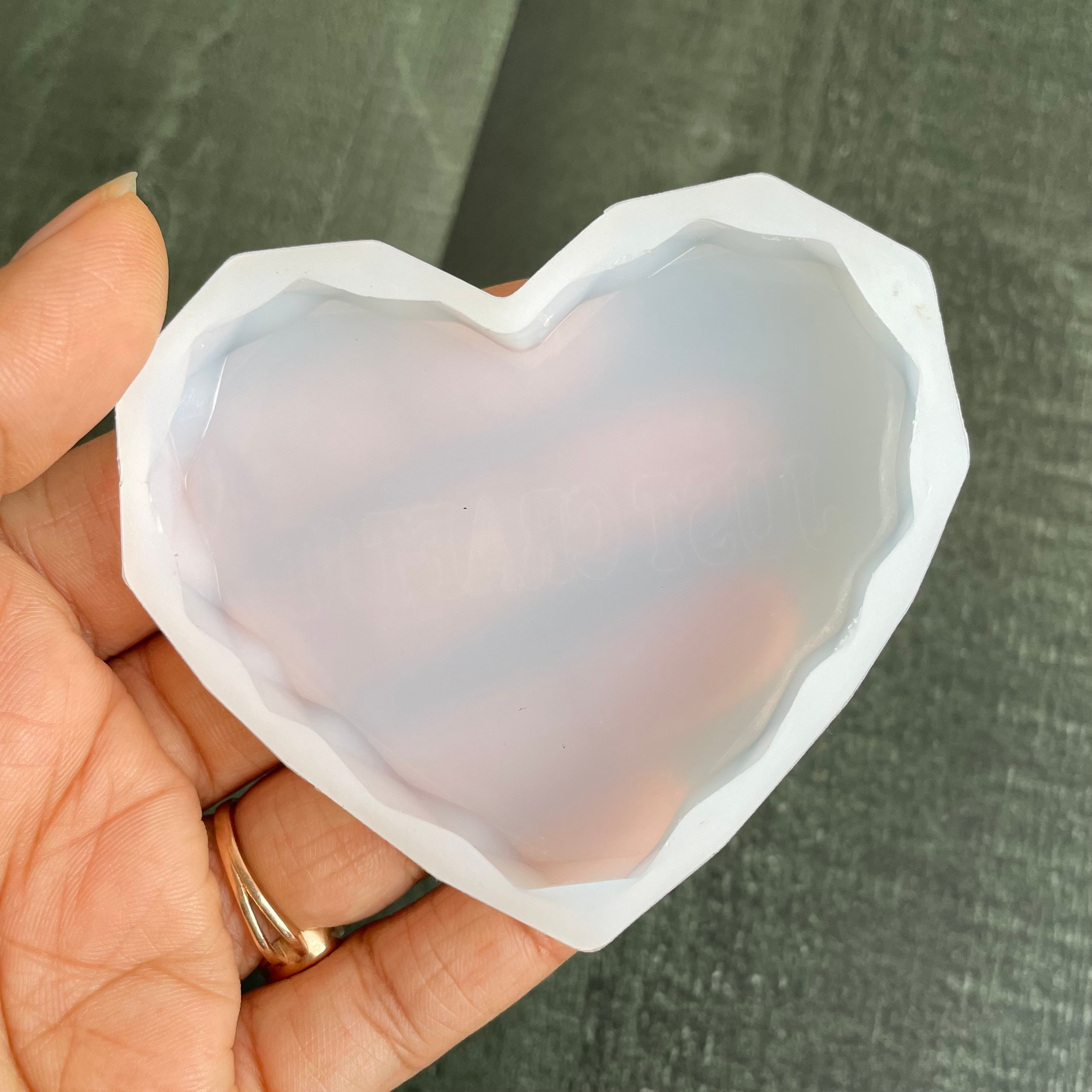 Zigzag heart mould image 1