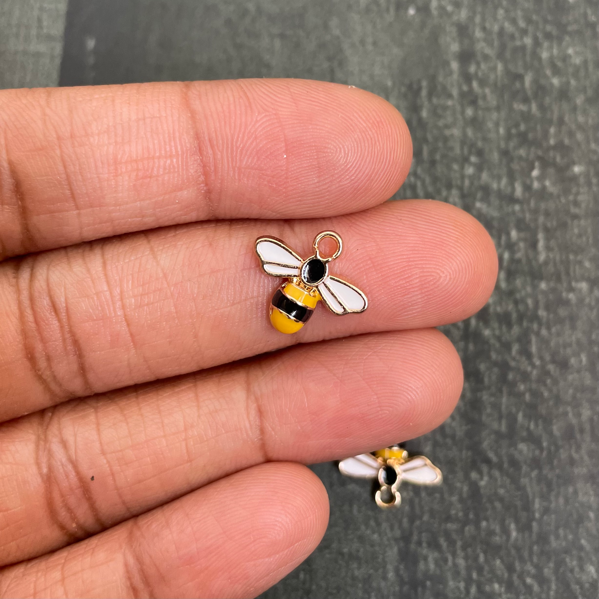 Bumble bee charm 52 image 1