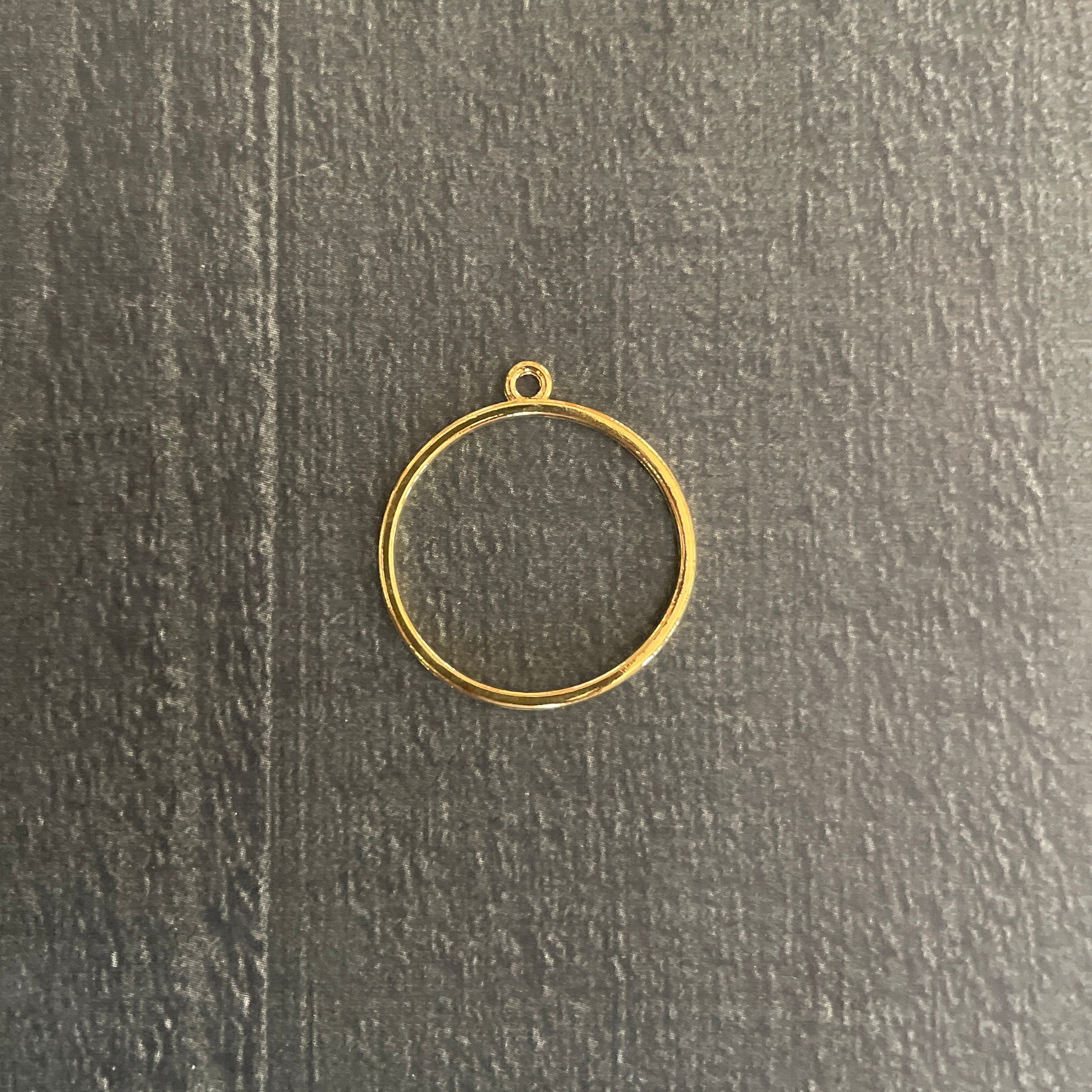 Round golden bazel 21 image 1