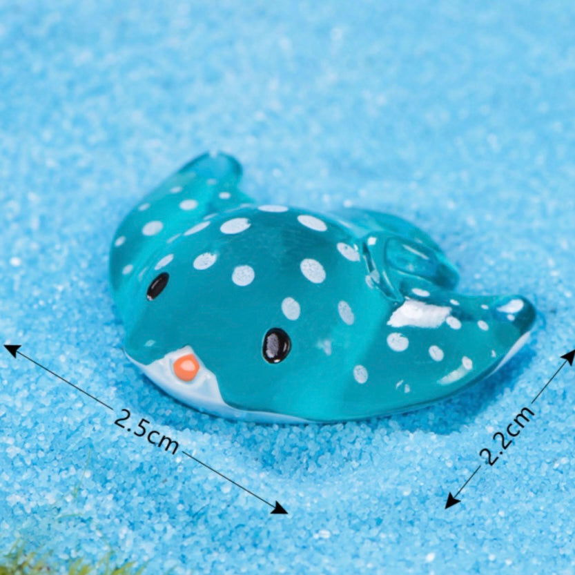 Eagle ray fish miniature 36 image 0