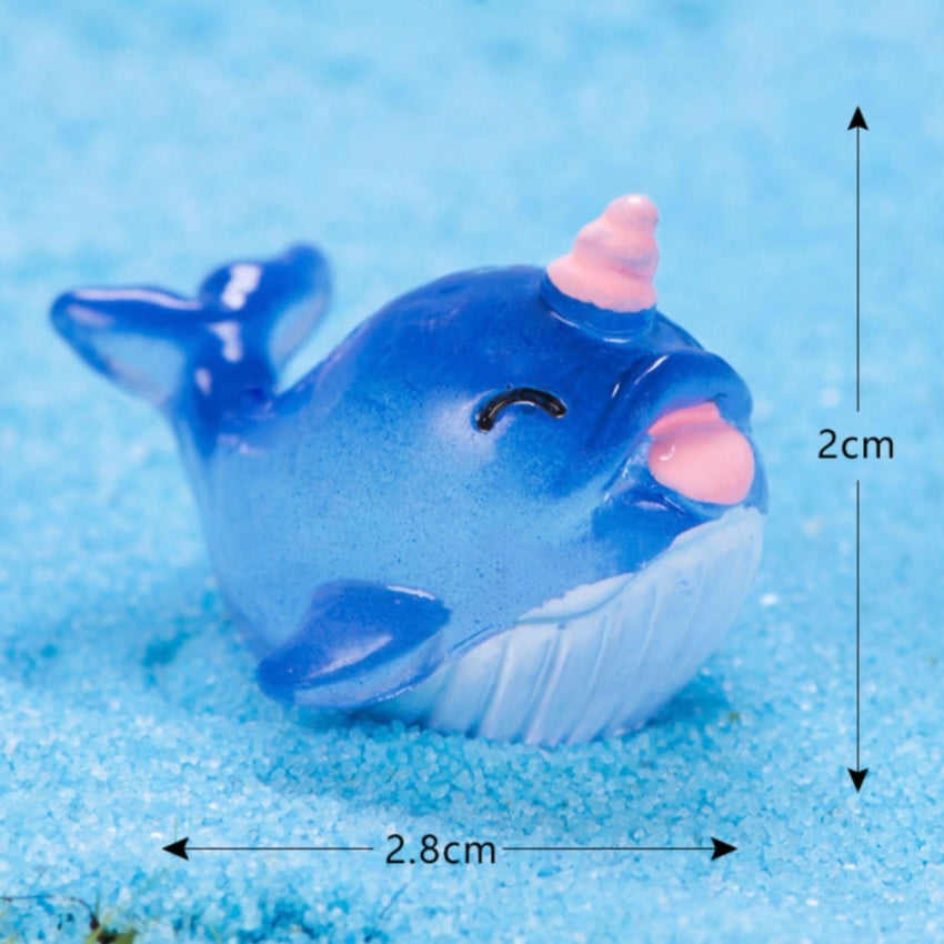 Blue whale miniature 38 image 0