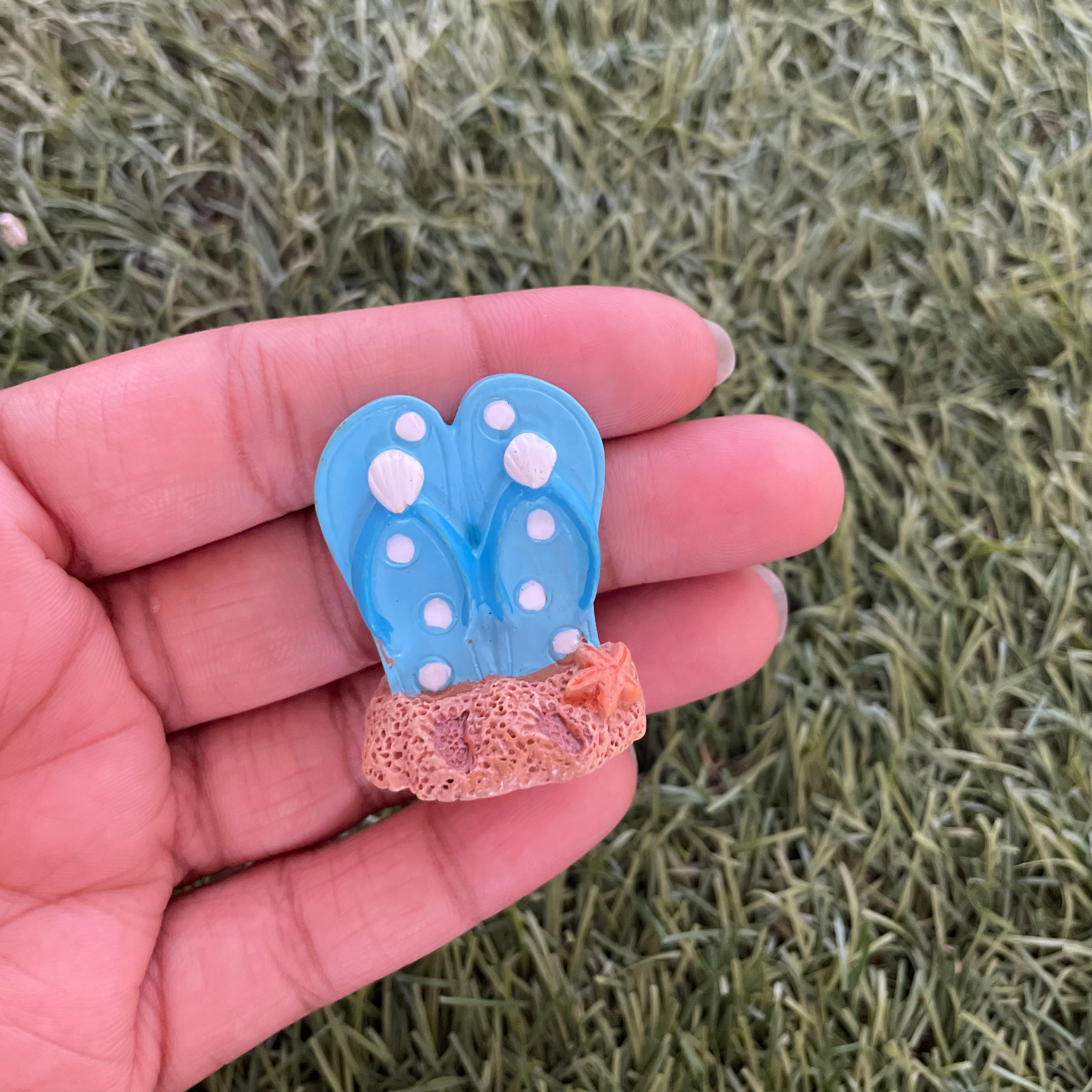 Beach Shoes Miniature 115 image 1