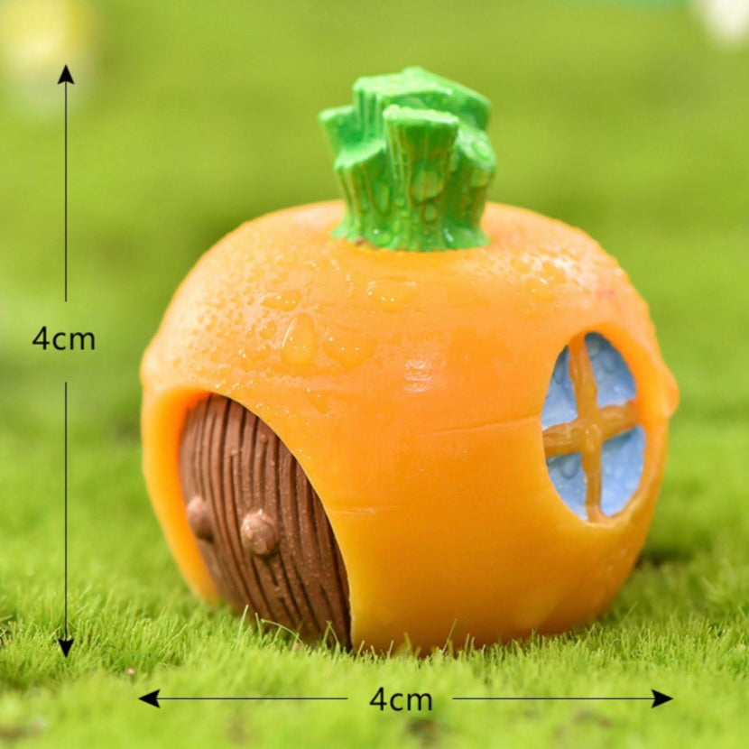 Carrot house miniature 46 image 0