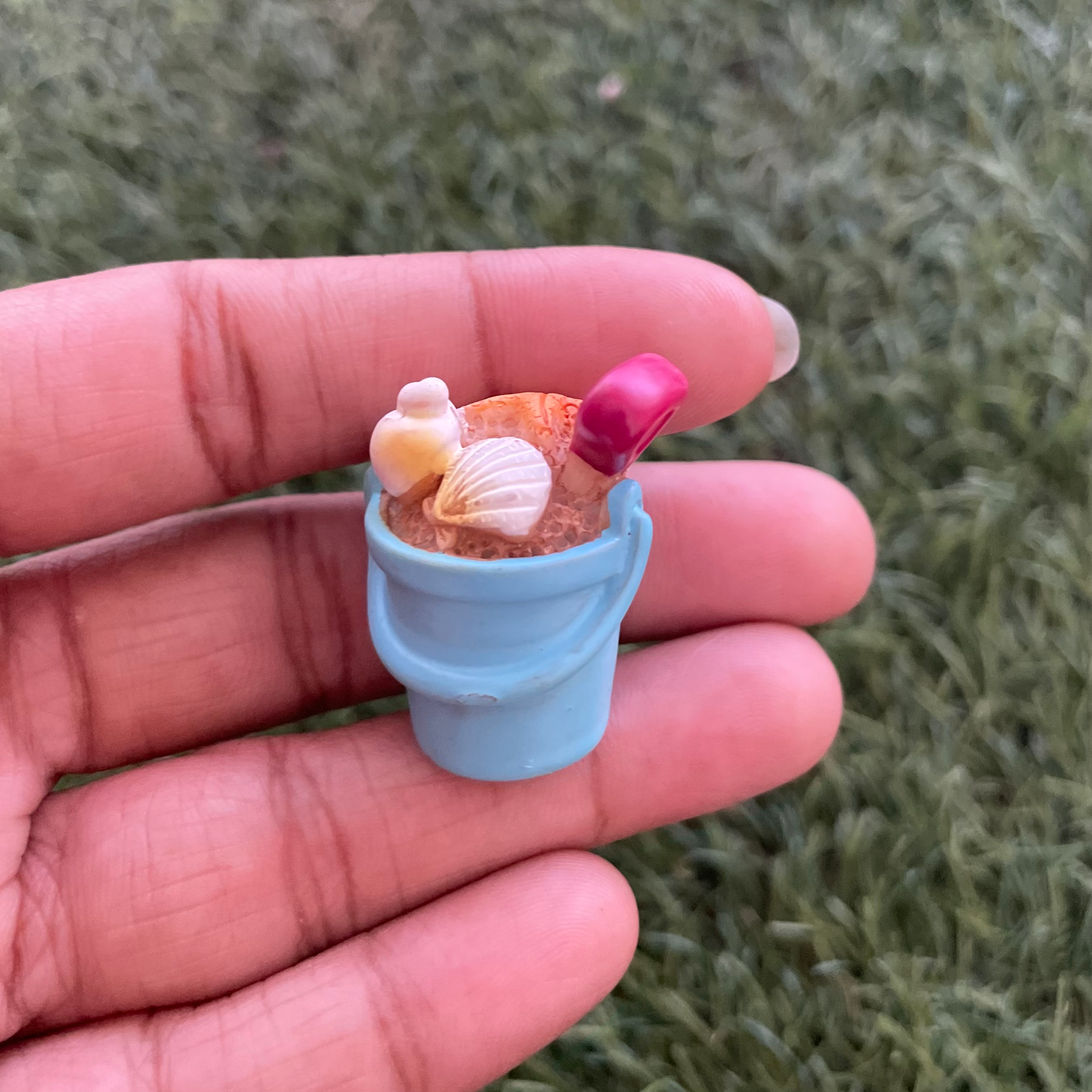 Beach Bucket Miniature 114 image 1