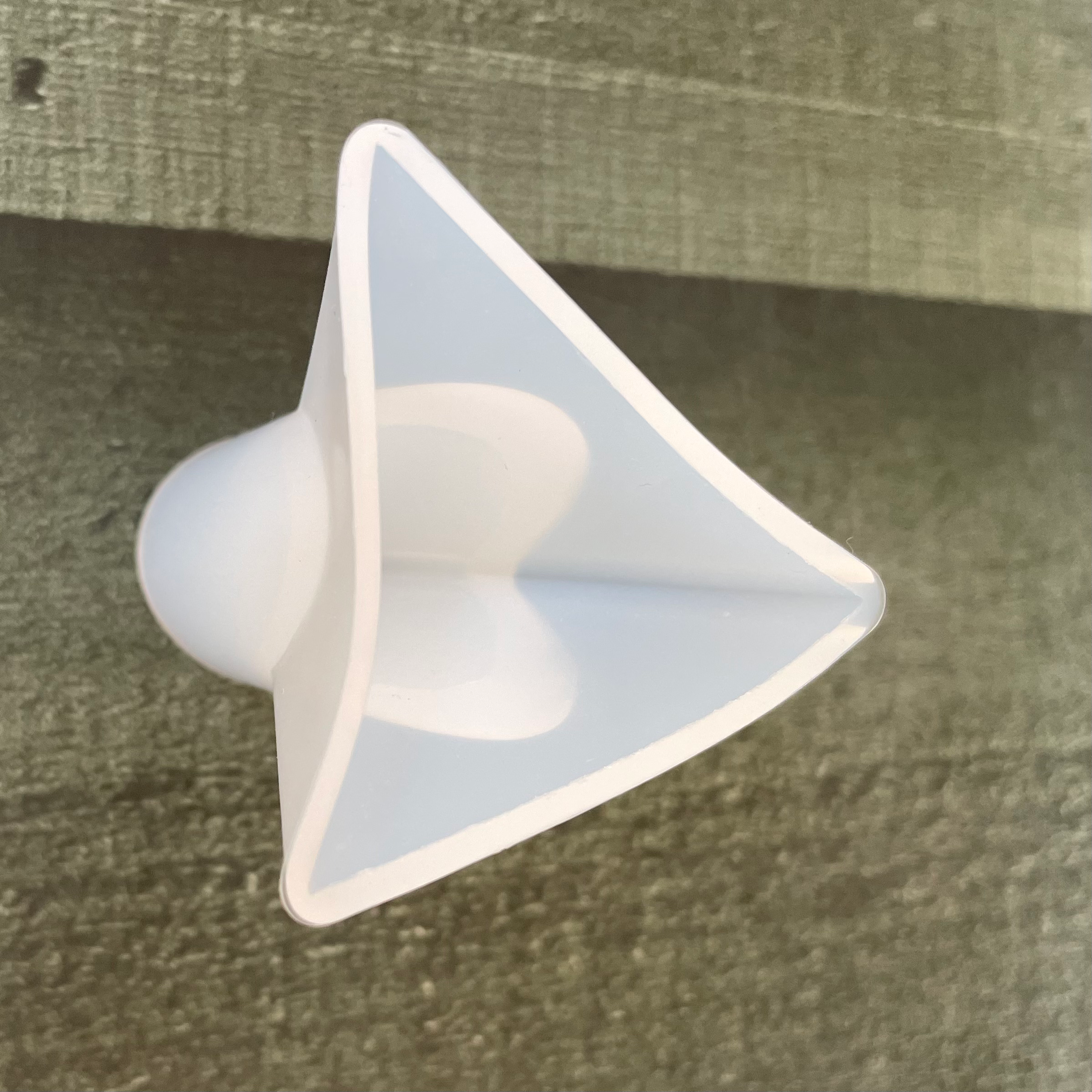 3 corner crystal pyramid mould image 2