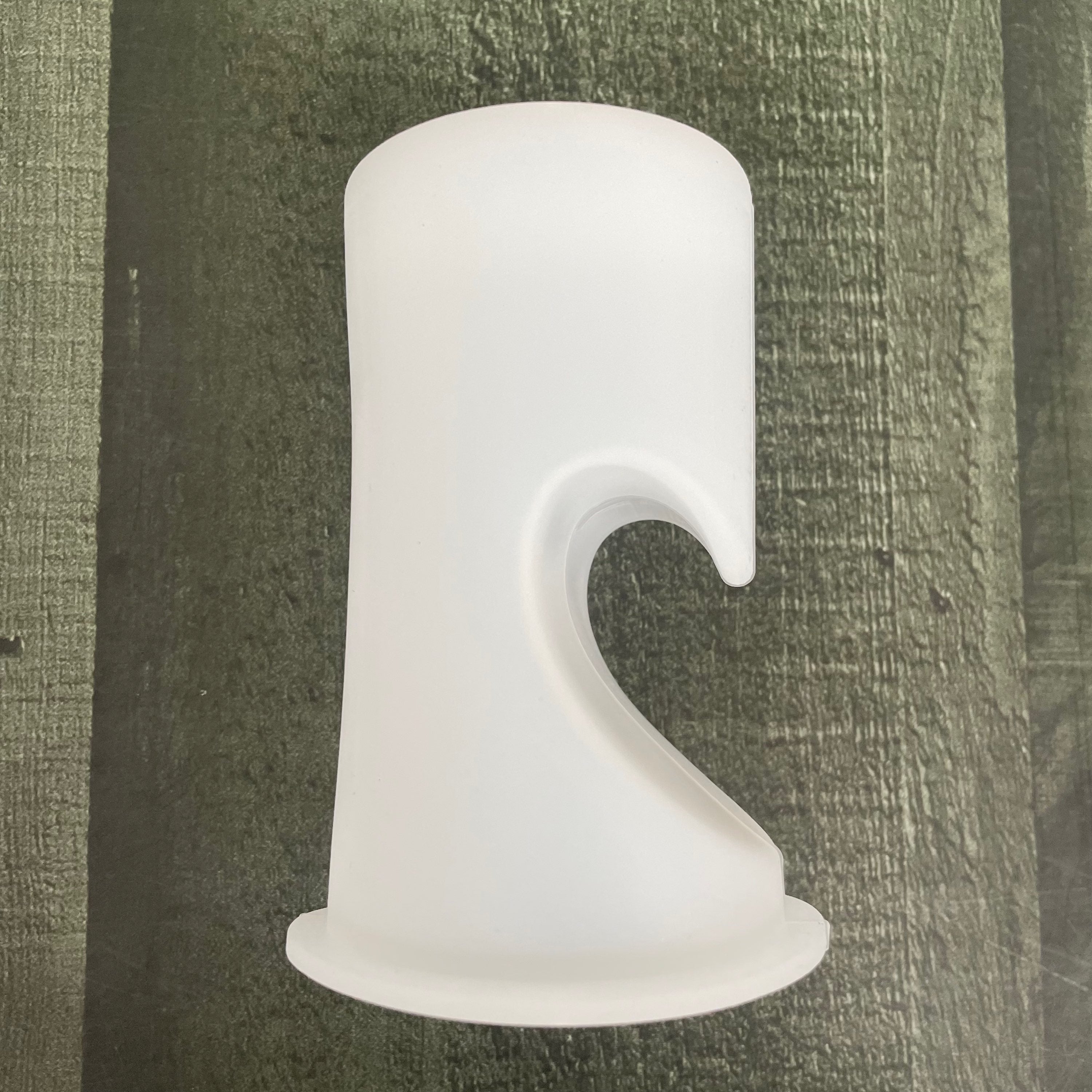 Half heart T-holder mould image 0