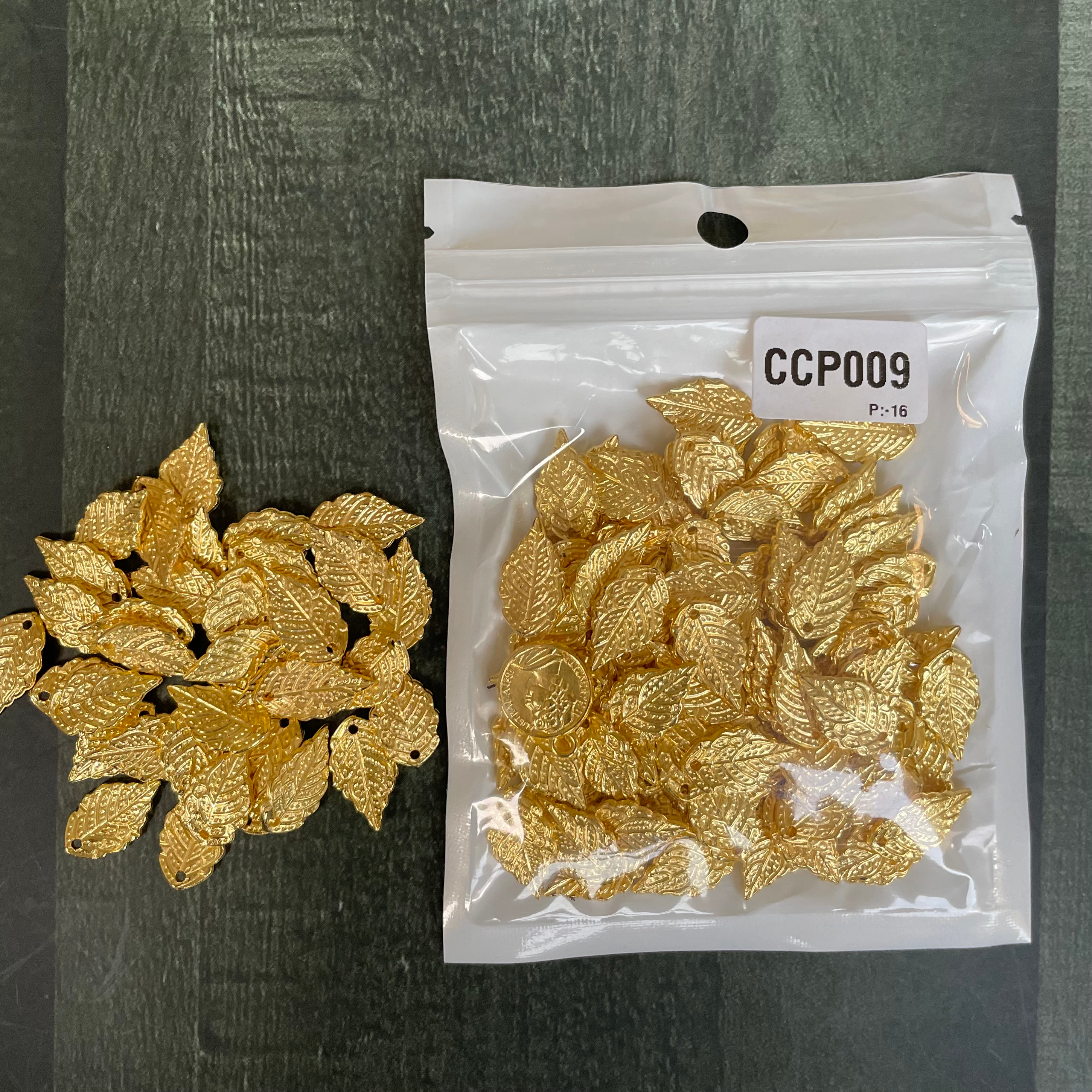 Leaf charm 9 image 0