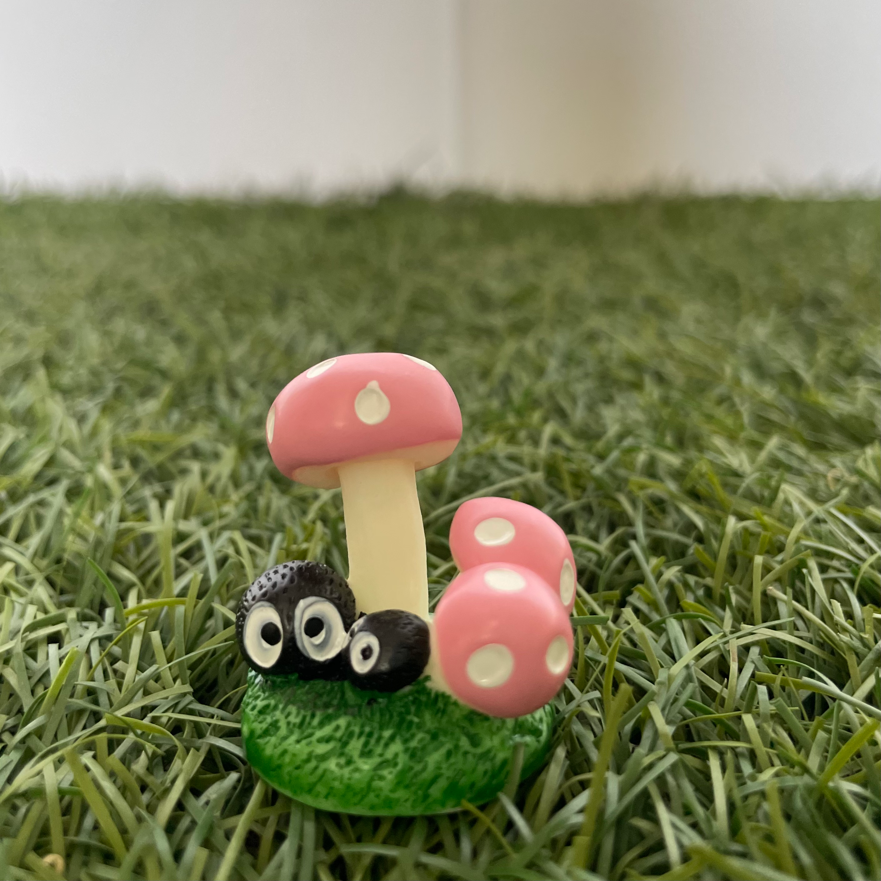 Pink mushroom miniature 81 image 0