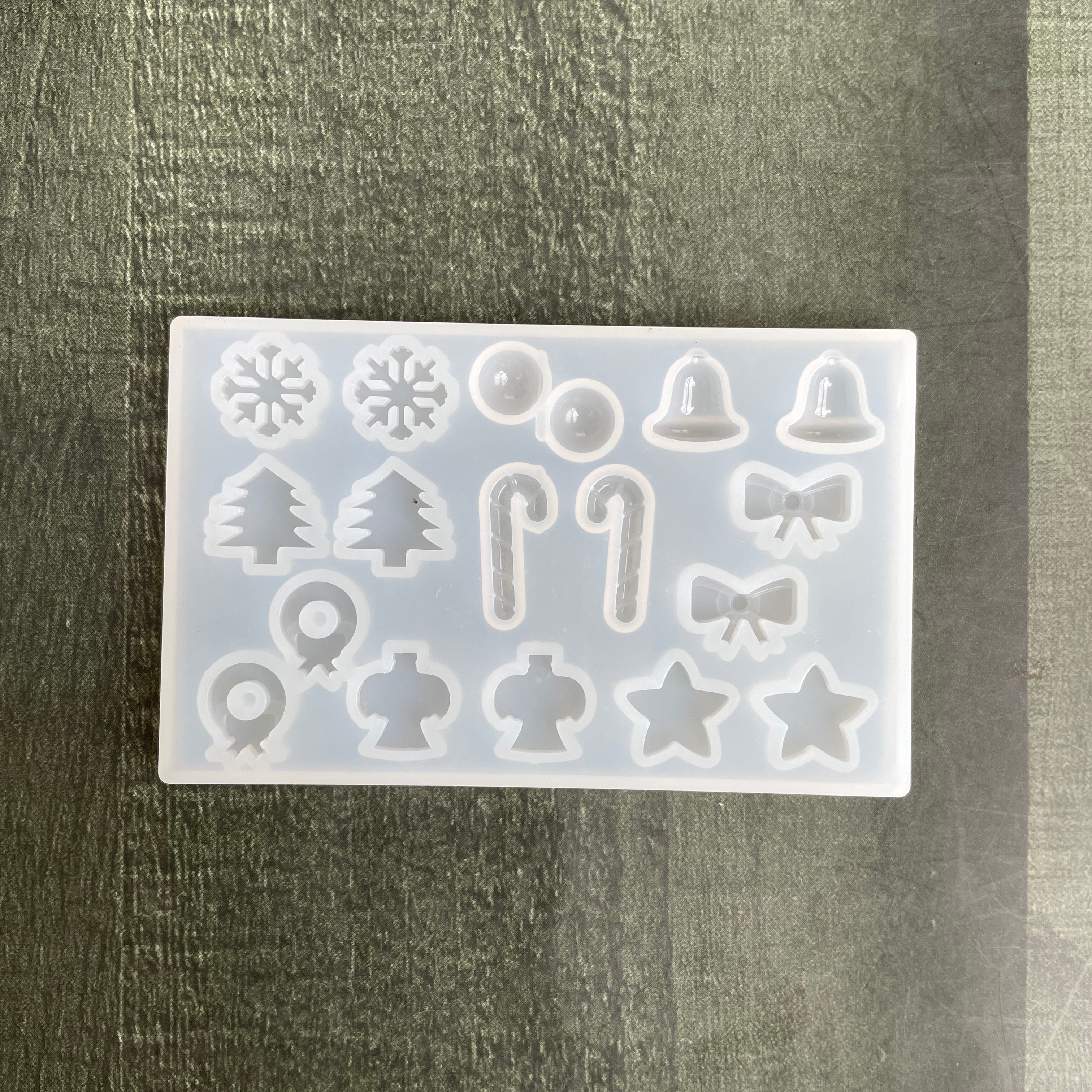 18 Cavity Christmas Accessory Mould image 0