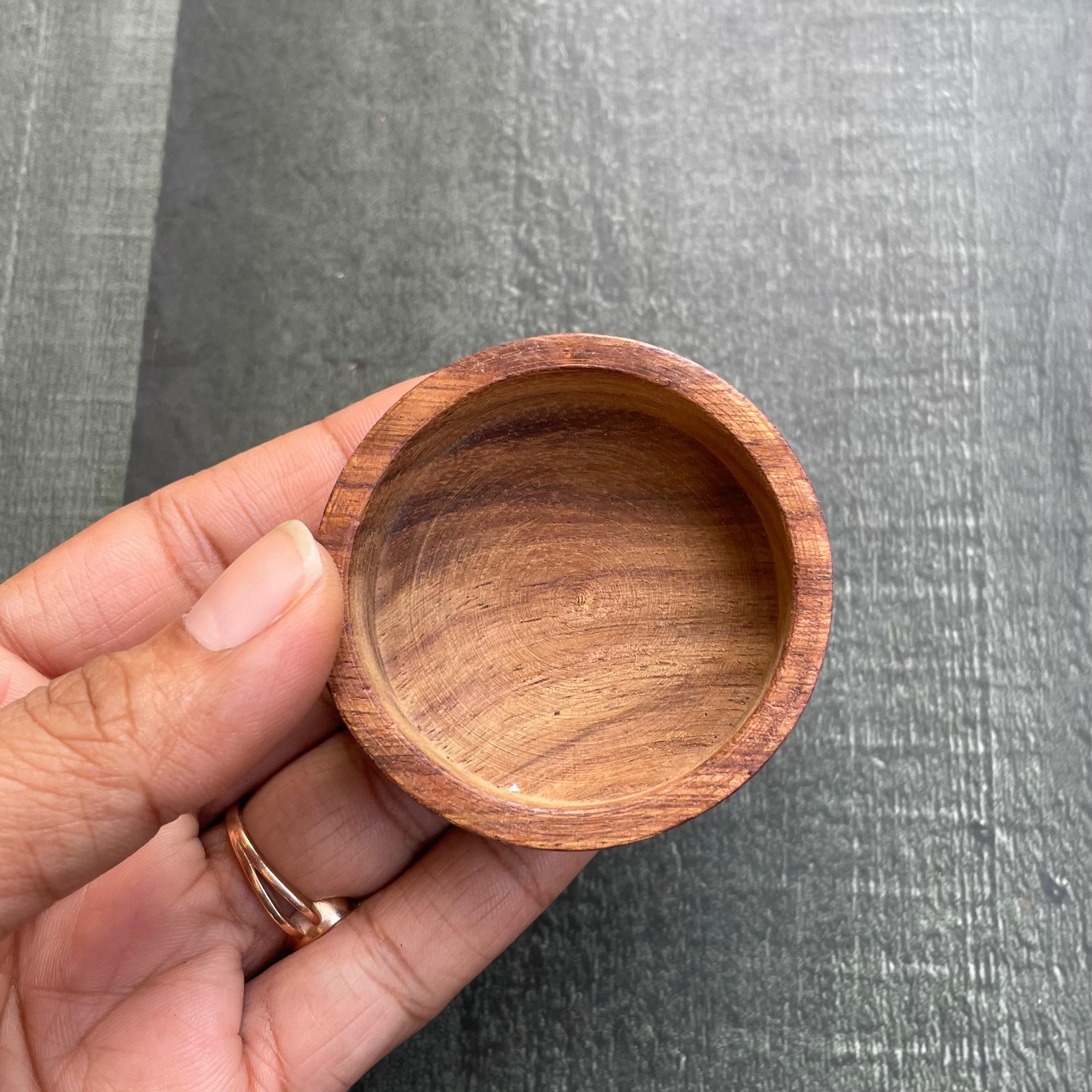 Small Round Candle Wooden Base  image 1