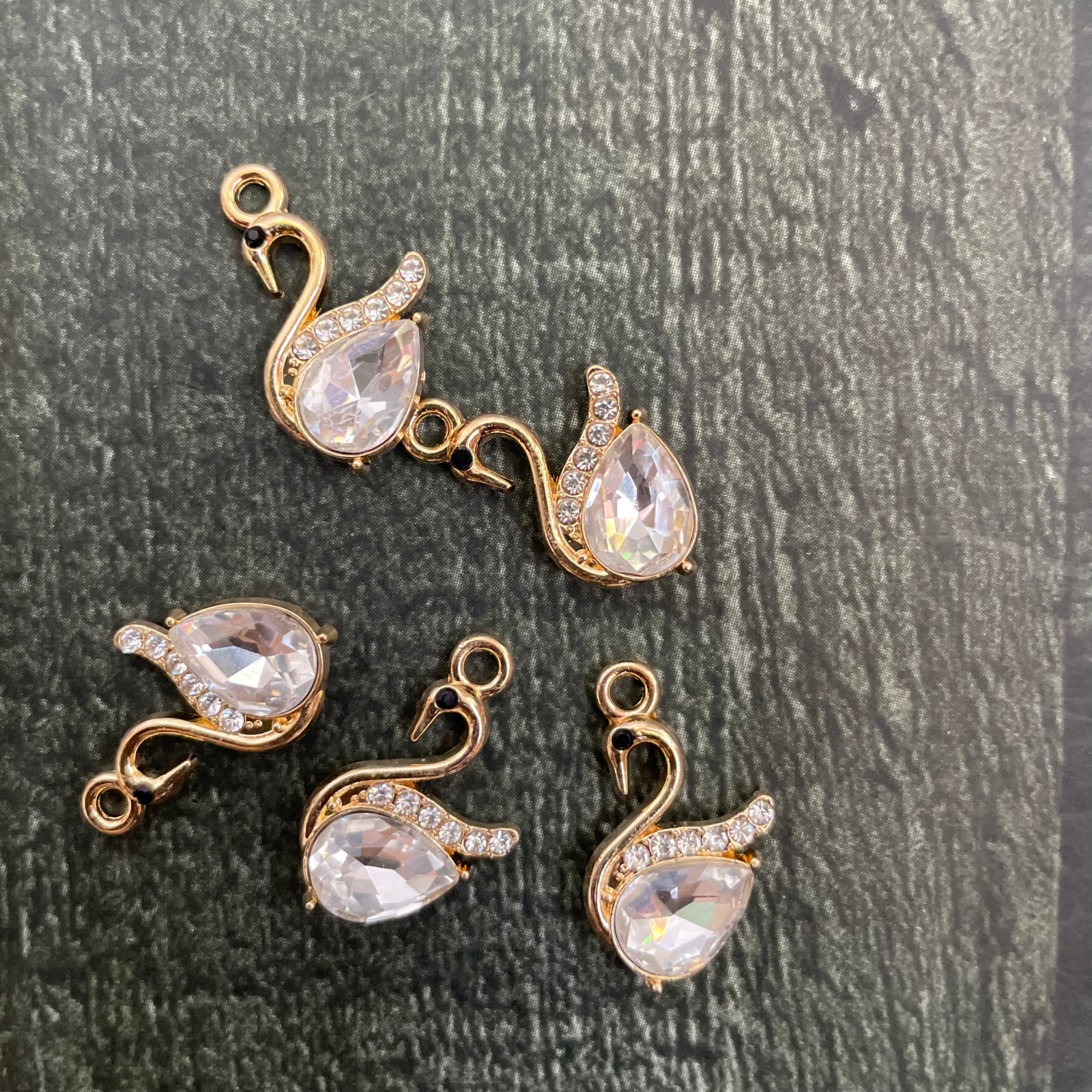 Swan with stone charm 54 image 0