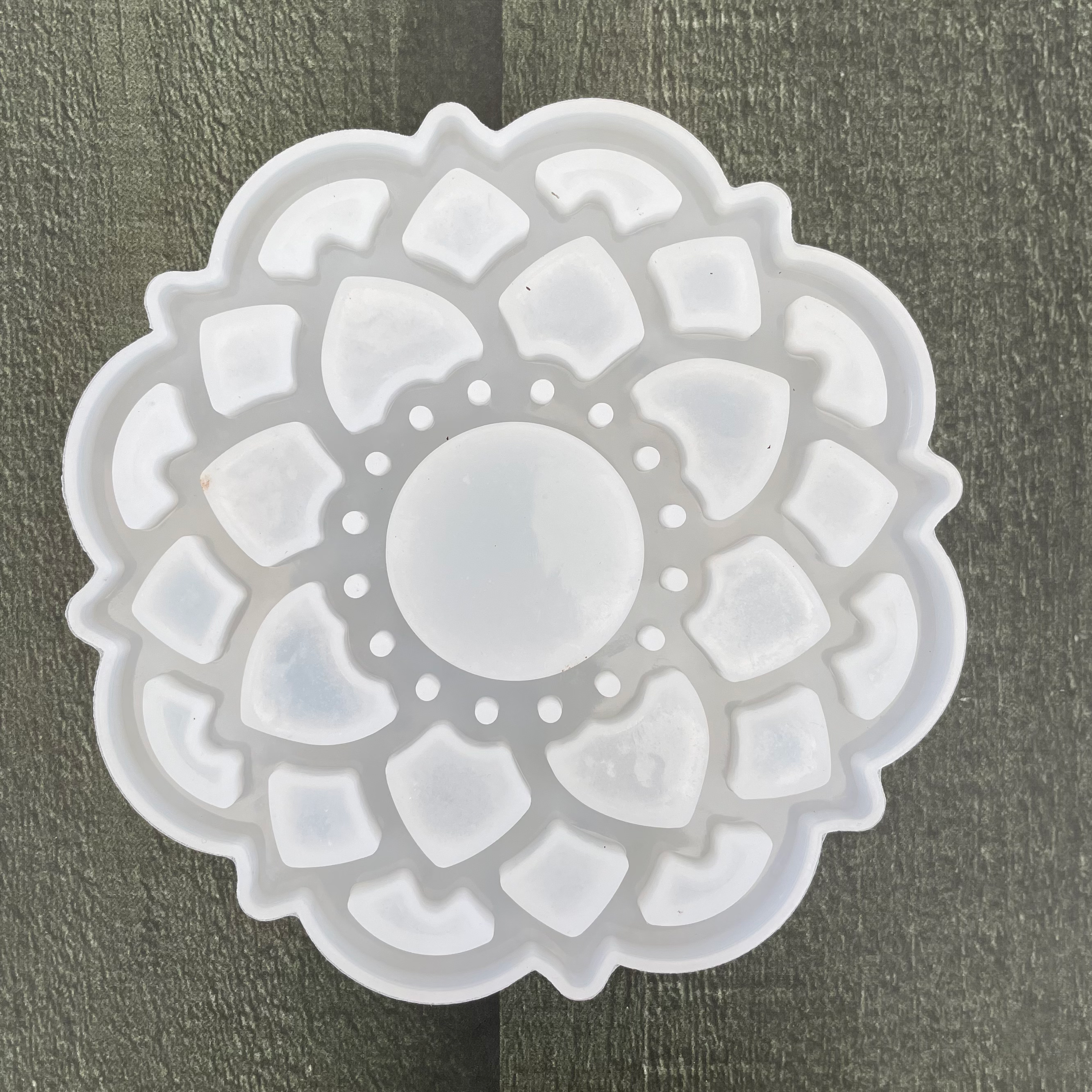 Floral T-holder mould image 0