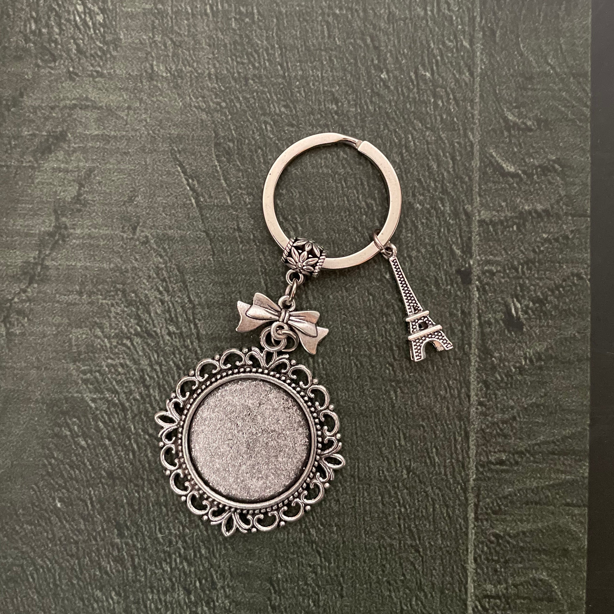 Keychain Silver Bazel 24 image 0