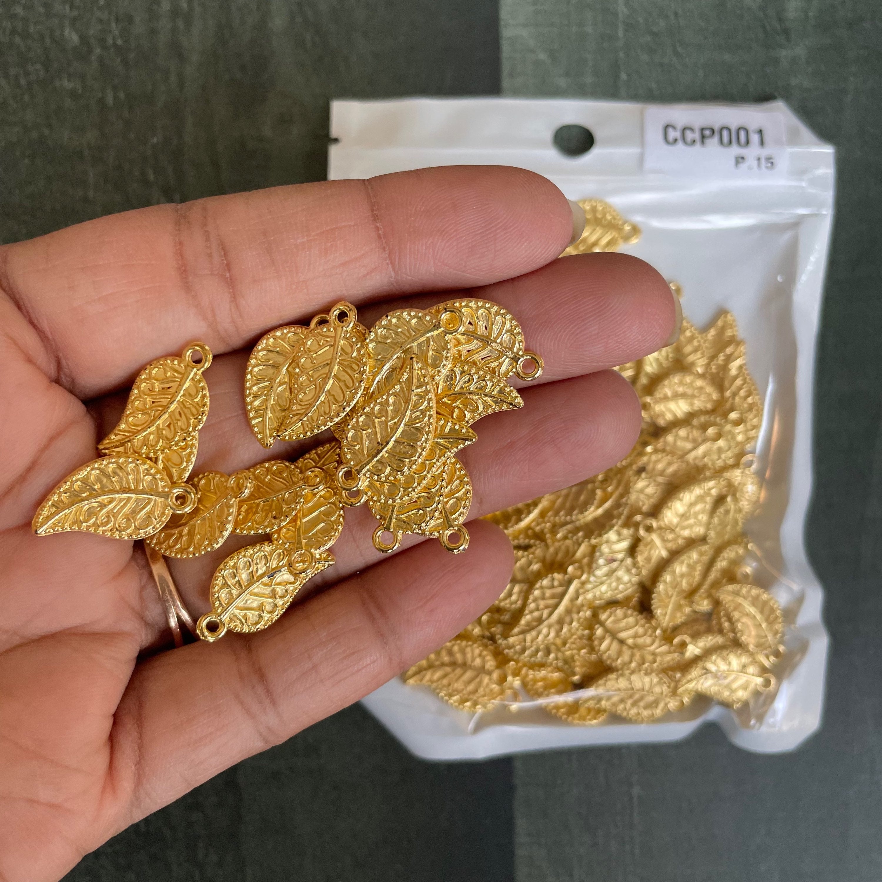 Leaf charm 1  image 1