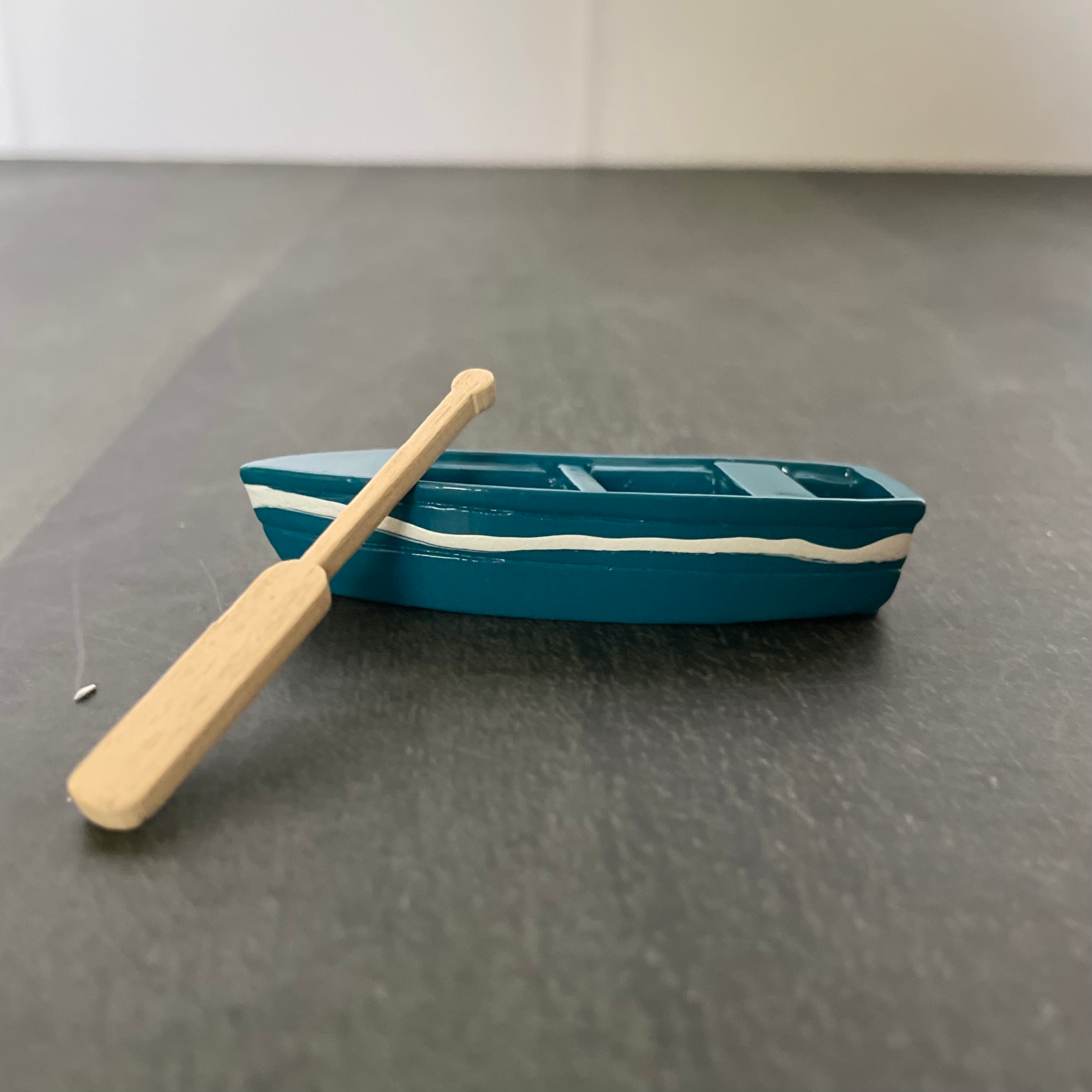 Boat with Paddle Miniature 96 image 1