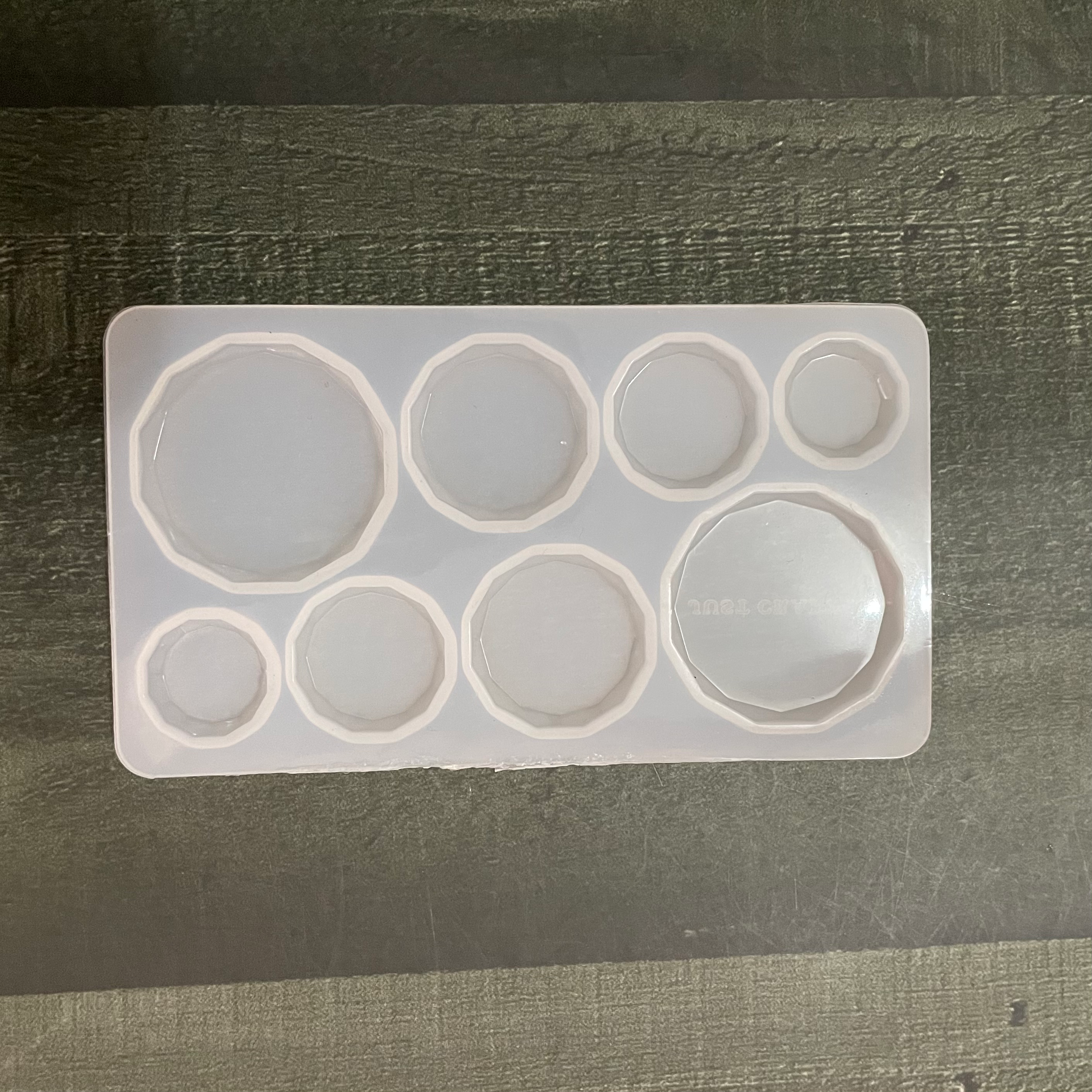 8 in 1 Round diamond cut mould image 1