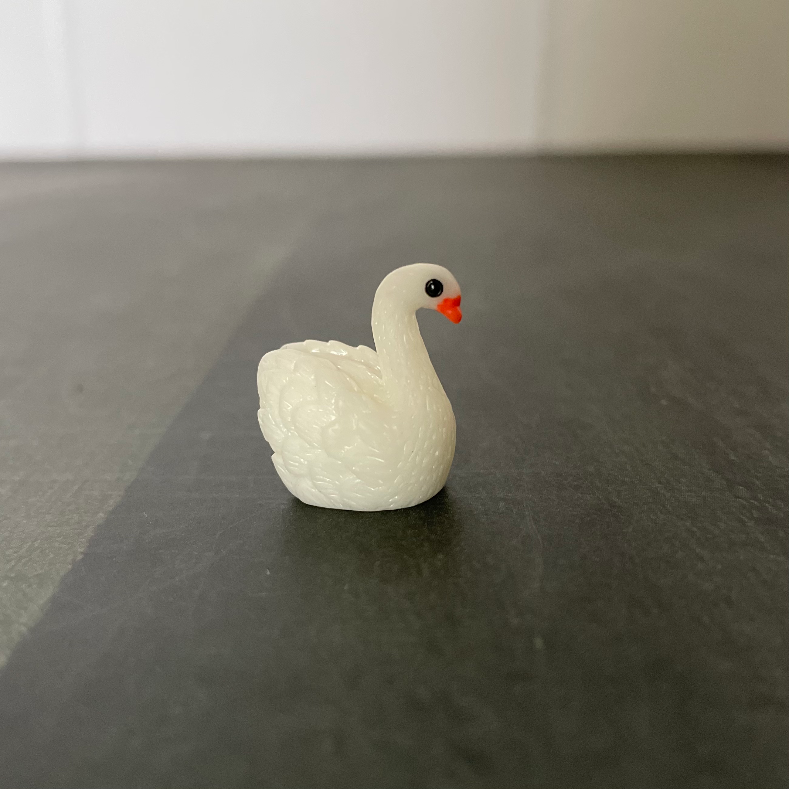 Mini Swan A Miniature 210 image 0