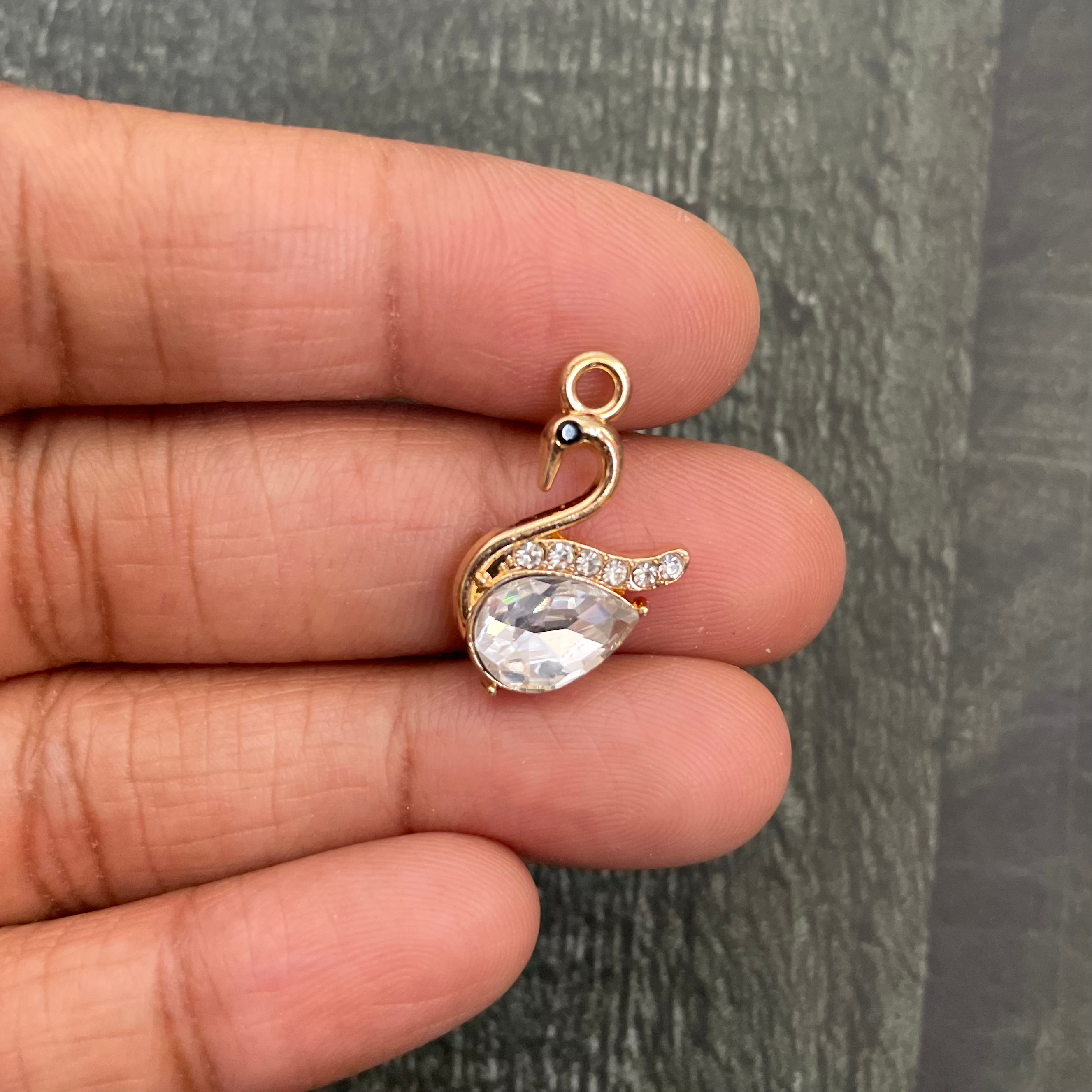 Swan with stone charm 54 image 1