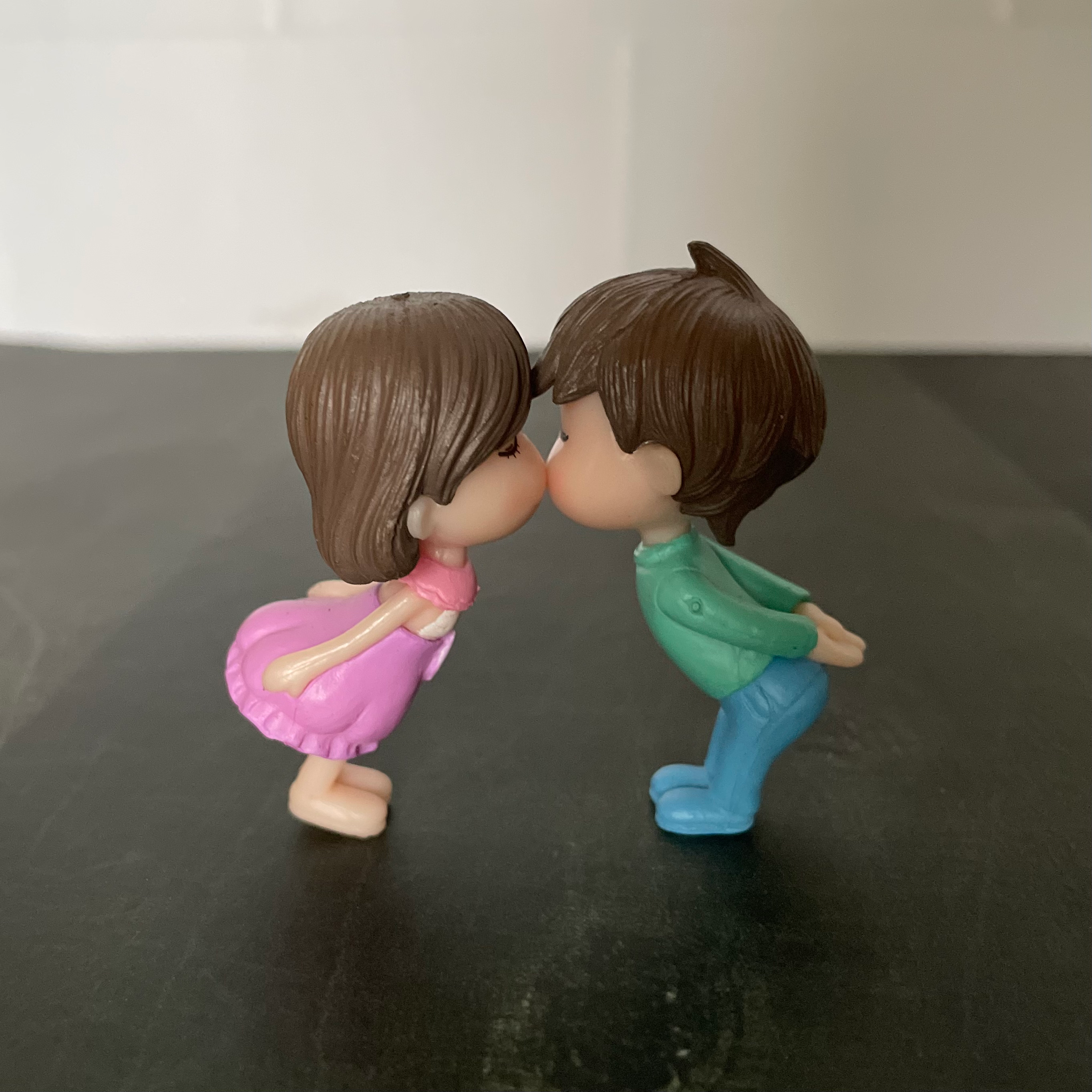 Kissing Couple B Miniature 132 image 0