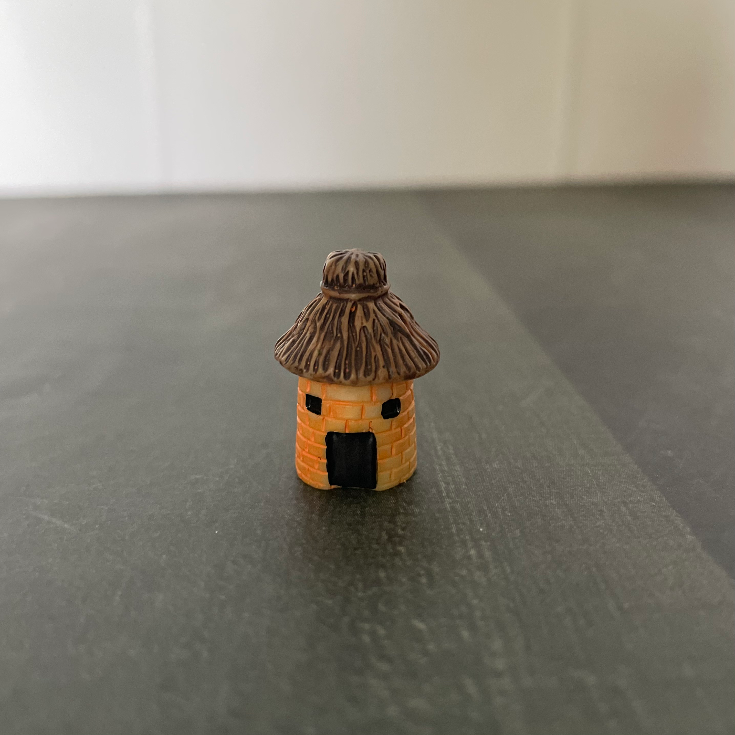 Mini Hut A Miniature 156 image 0
