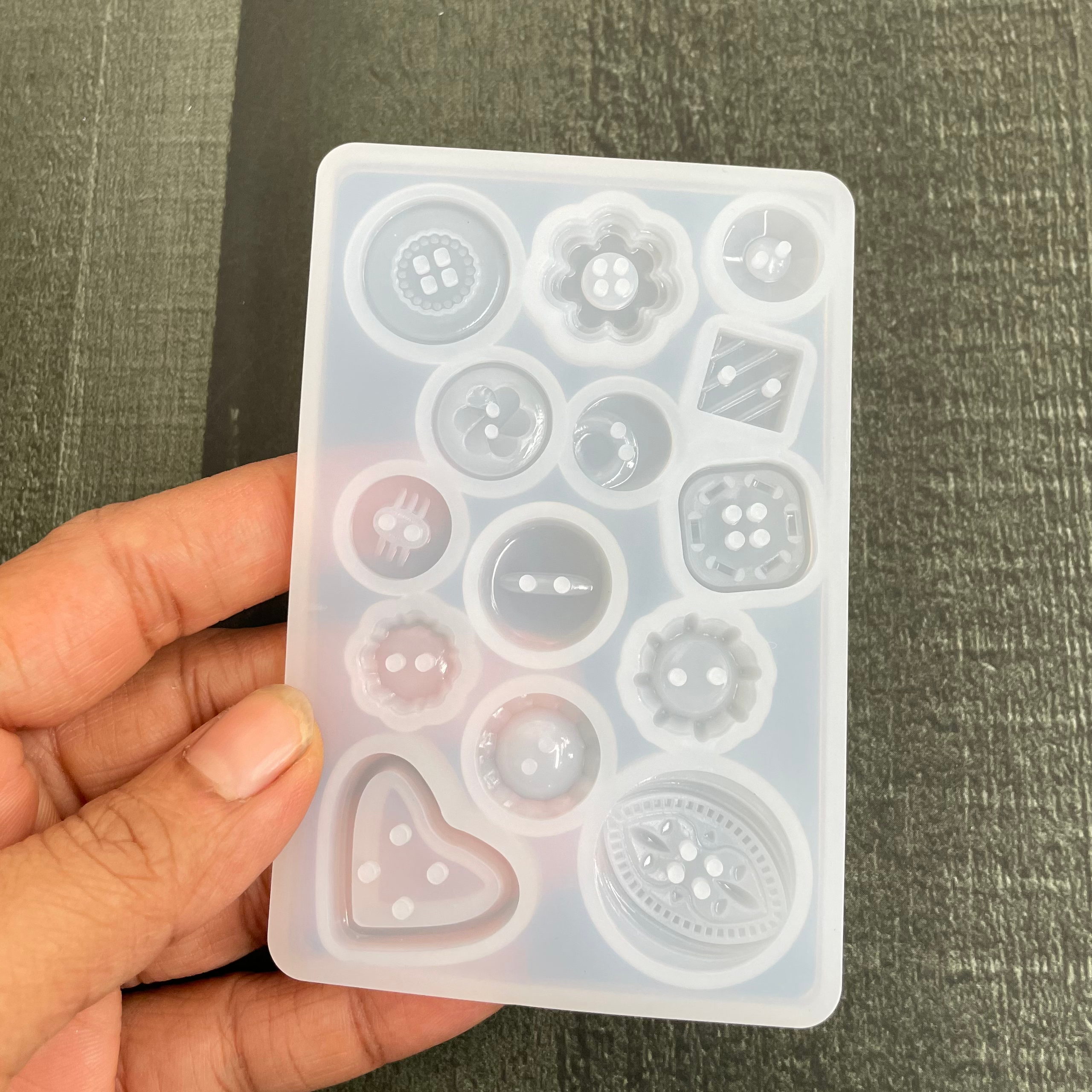 Button mould 14 in 1 image 1