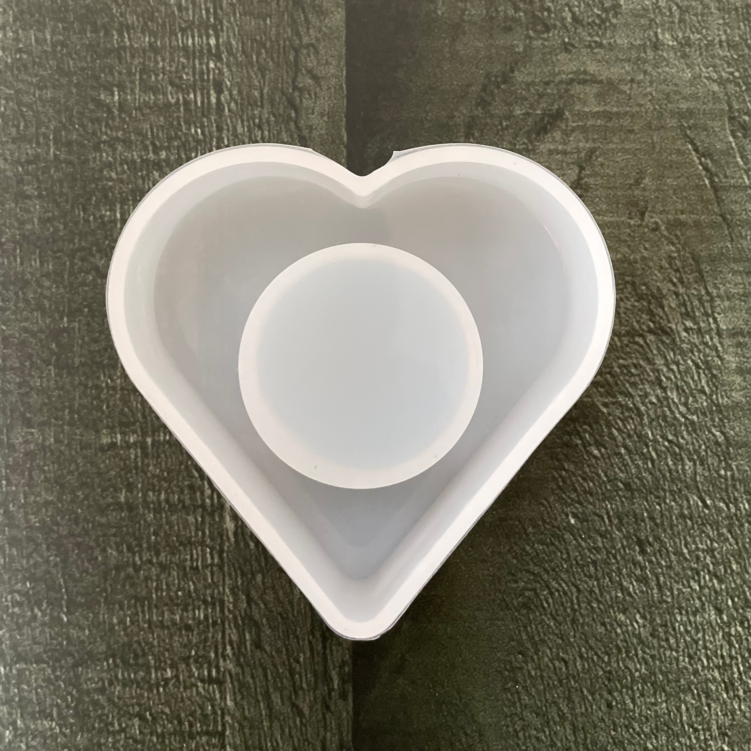 Heart T holder mould image 1