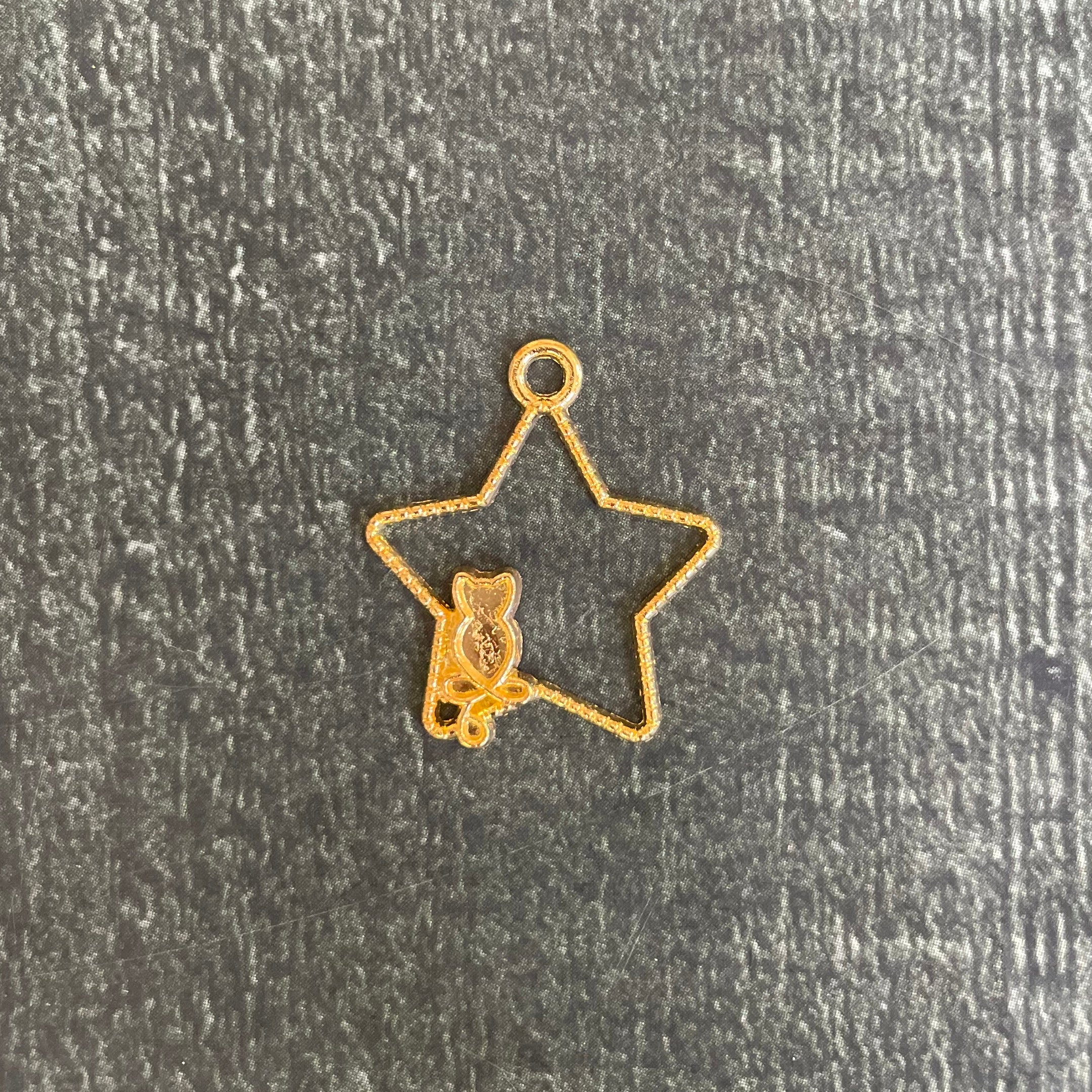 Star with Cat Golden Bazel 37 image 1