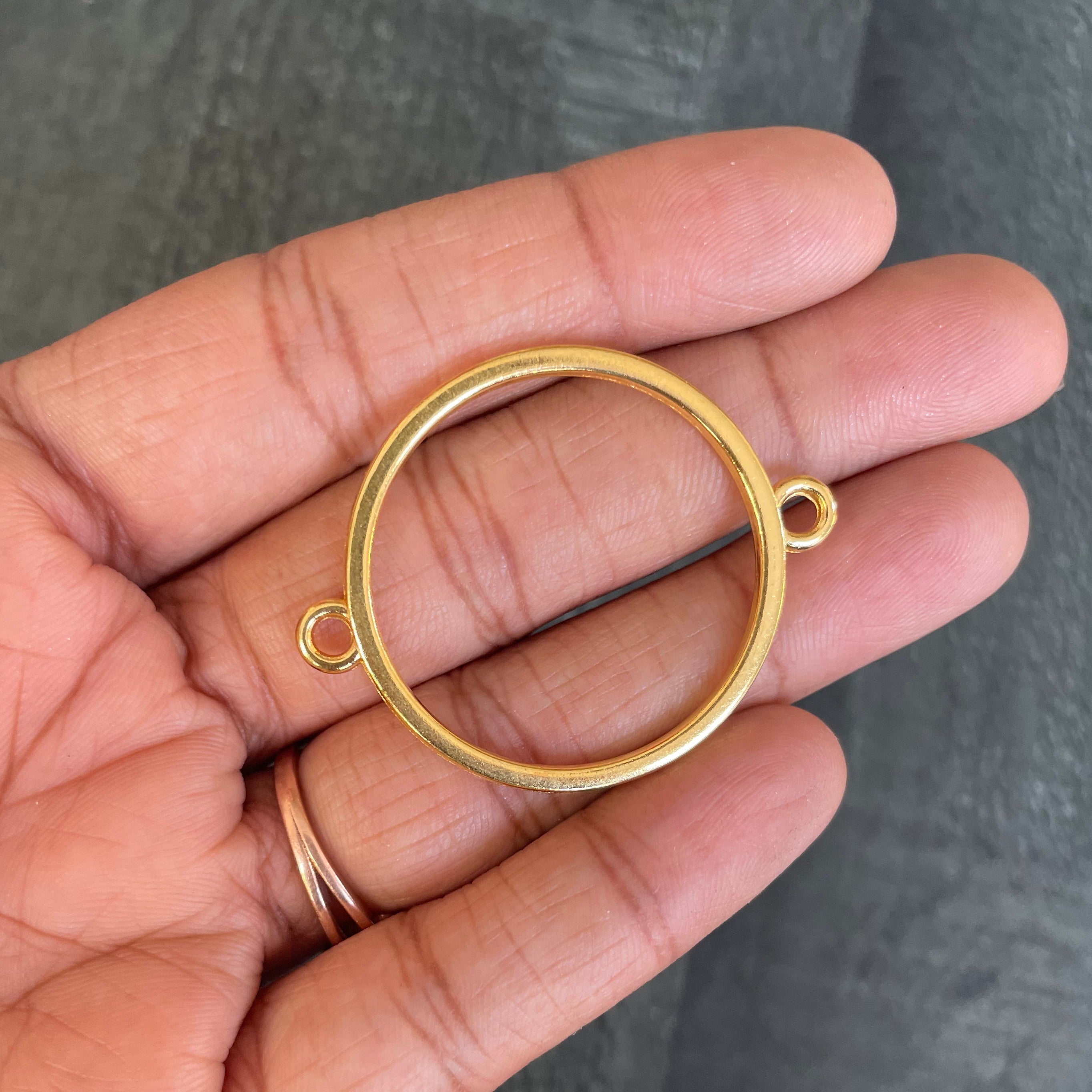 Small Round Rakhi & Bracelet Bazel 27 image 0