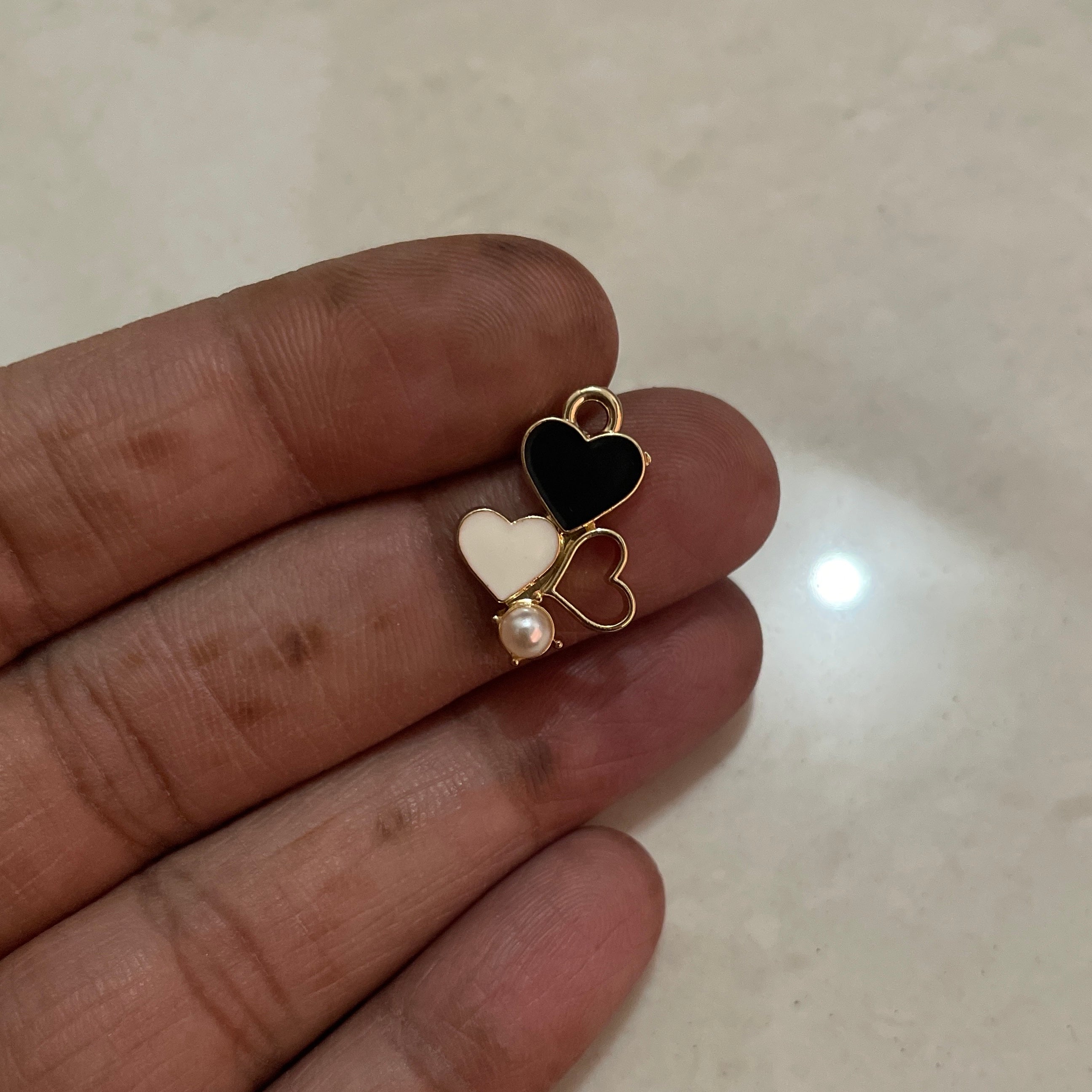 Black & white heart charm 46 image 0