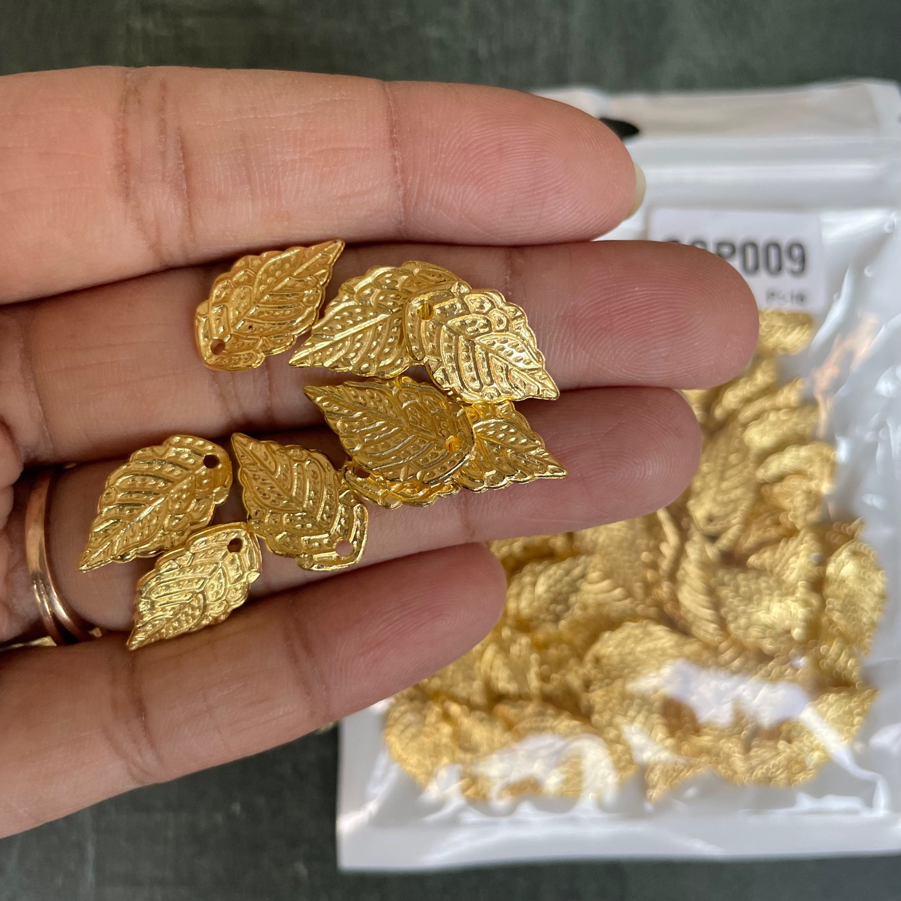 Leaf charm 9 image 1