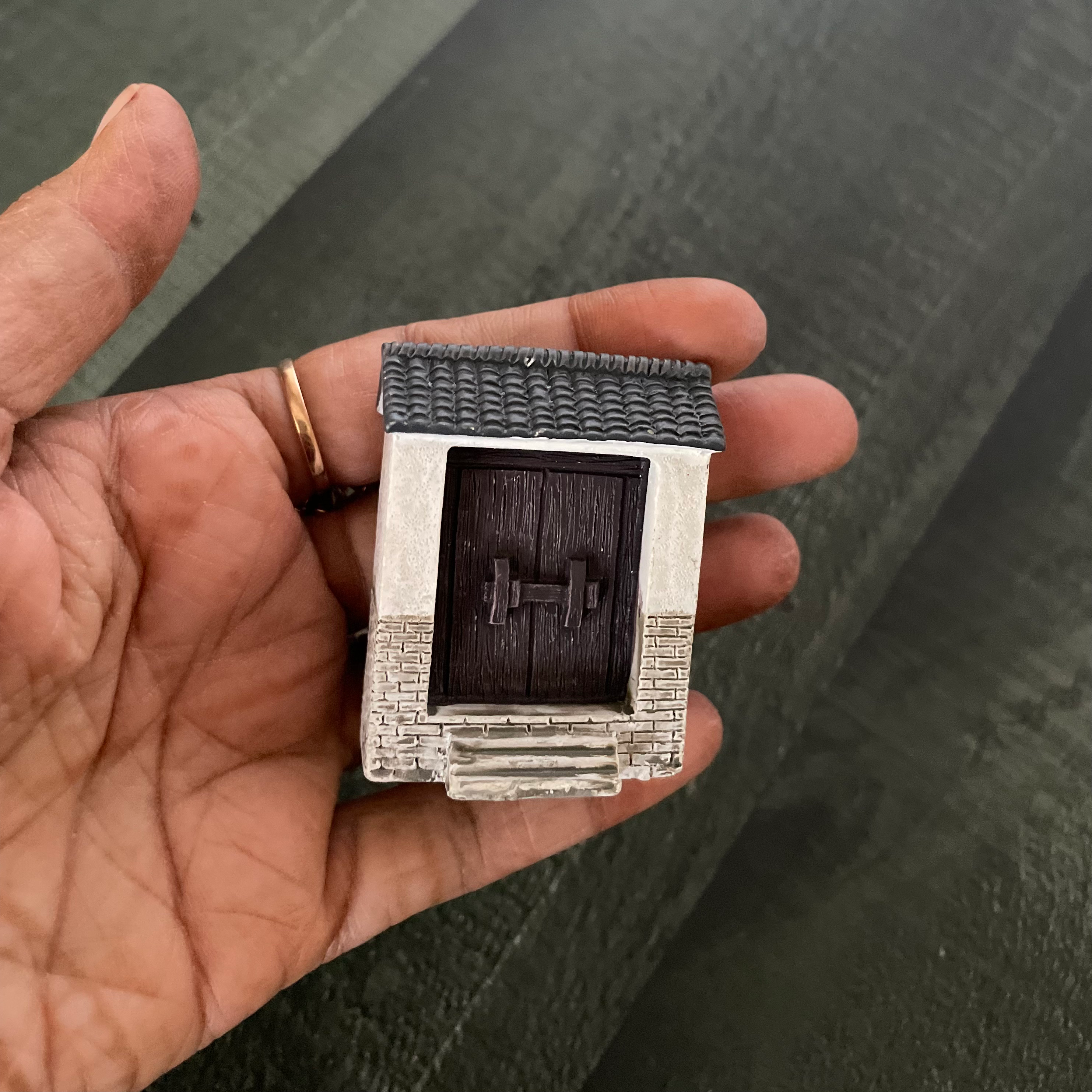 Small Old House Miniature 151 image 2