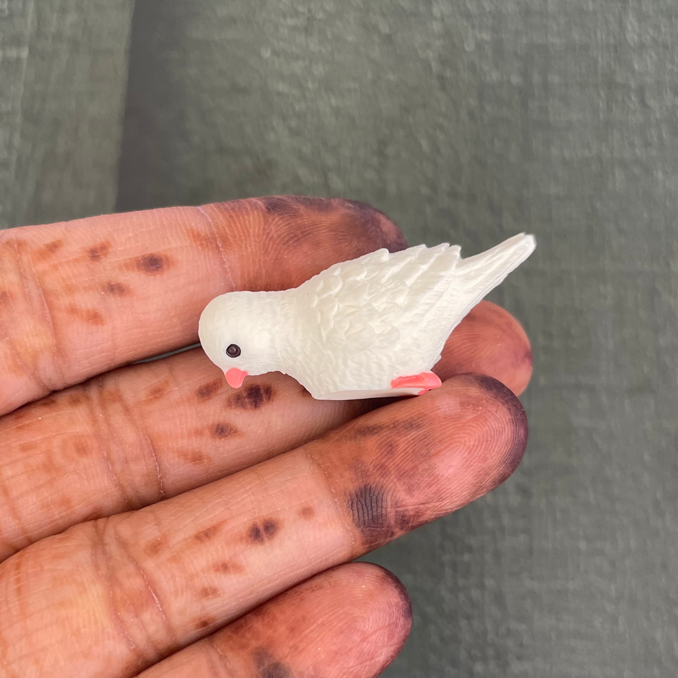 Seating Pigeon Miniature 267 image 1