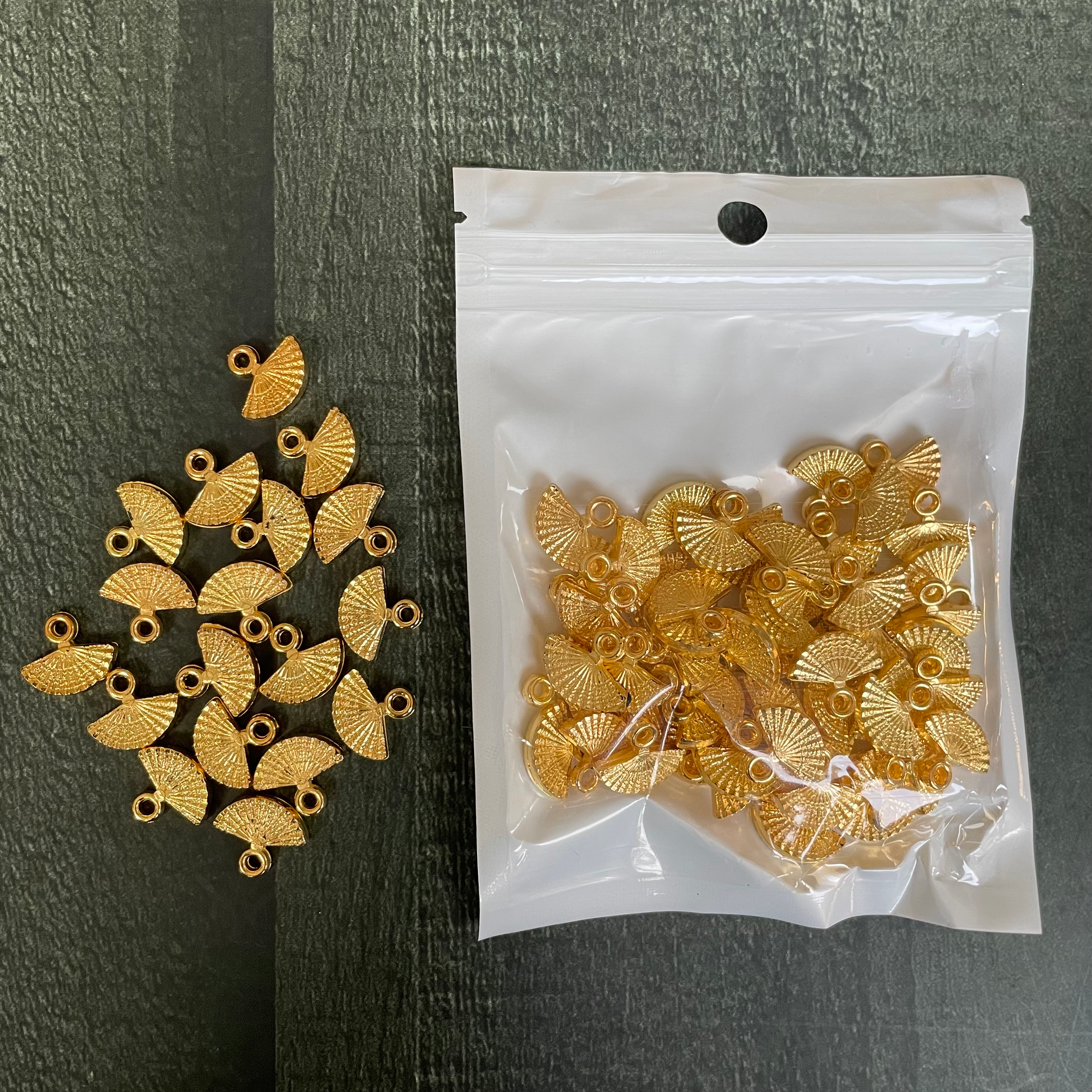 Handfan Charm 6 image 0