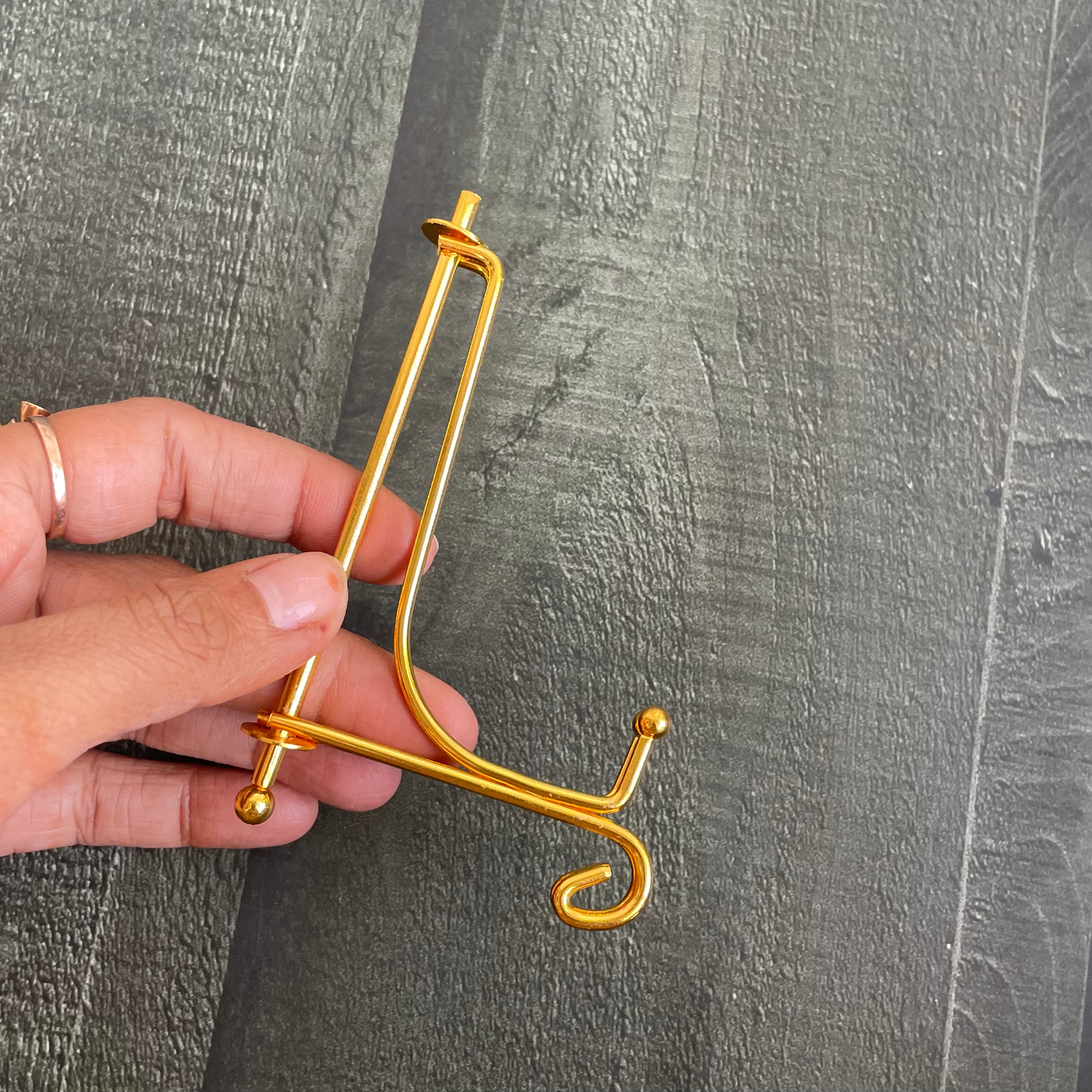 4" Folding curve metal stand image 1