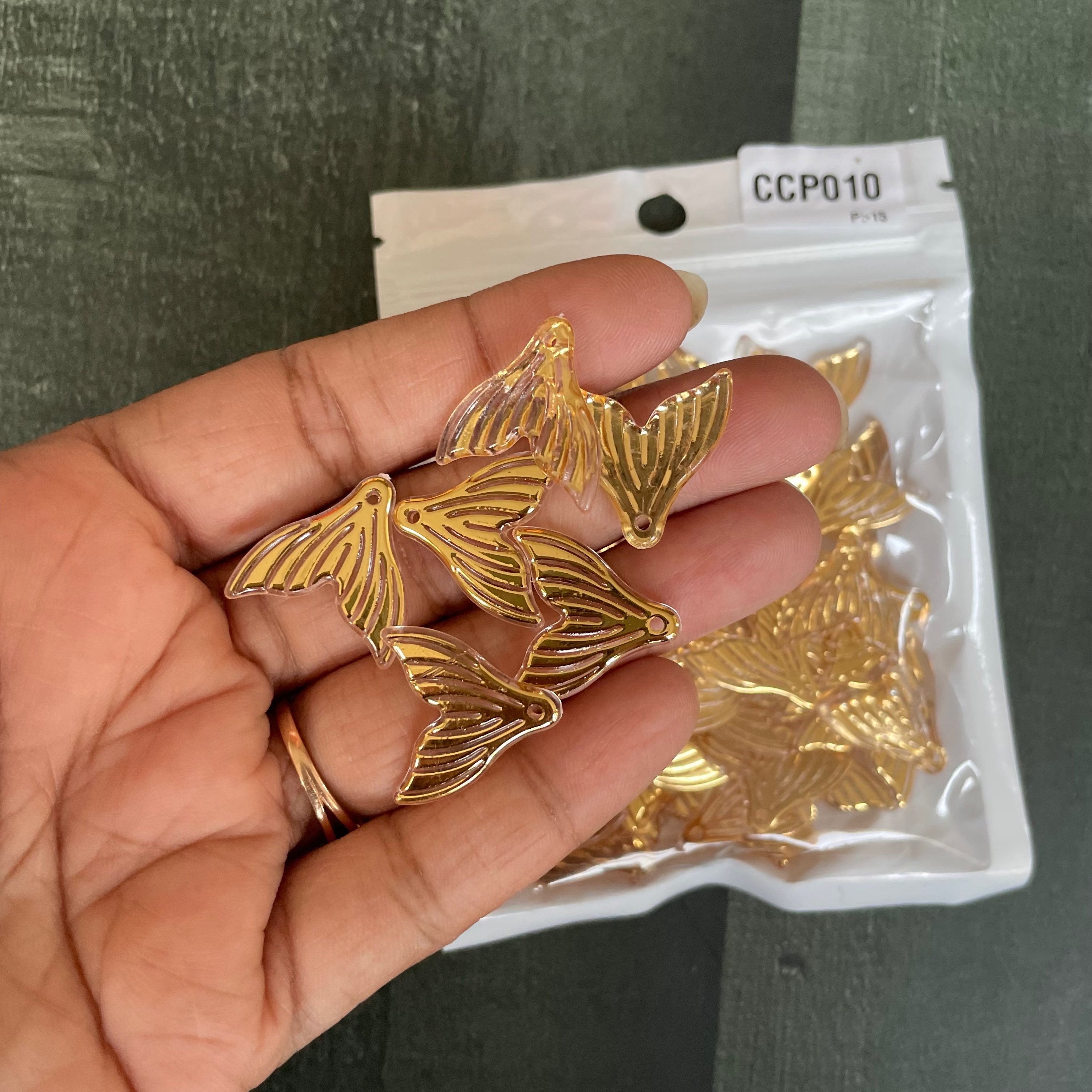 Fish tail charm 10 image 1