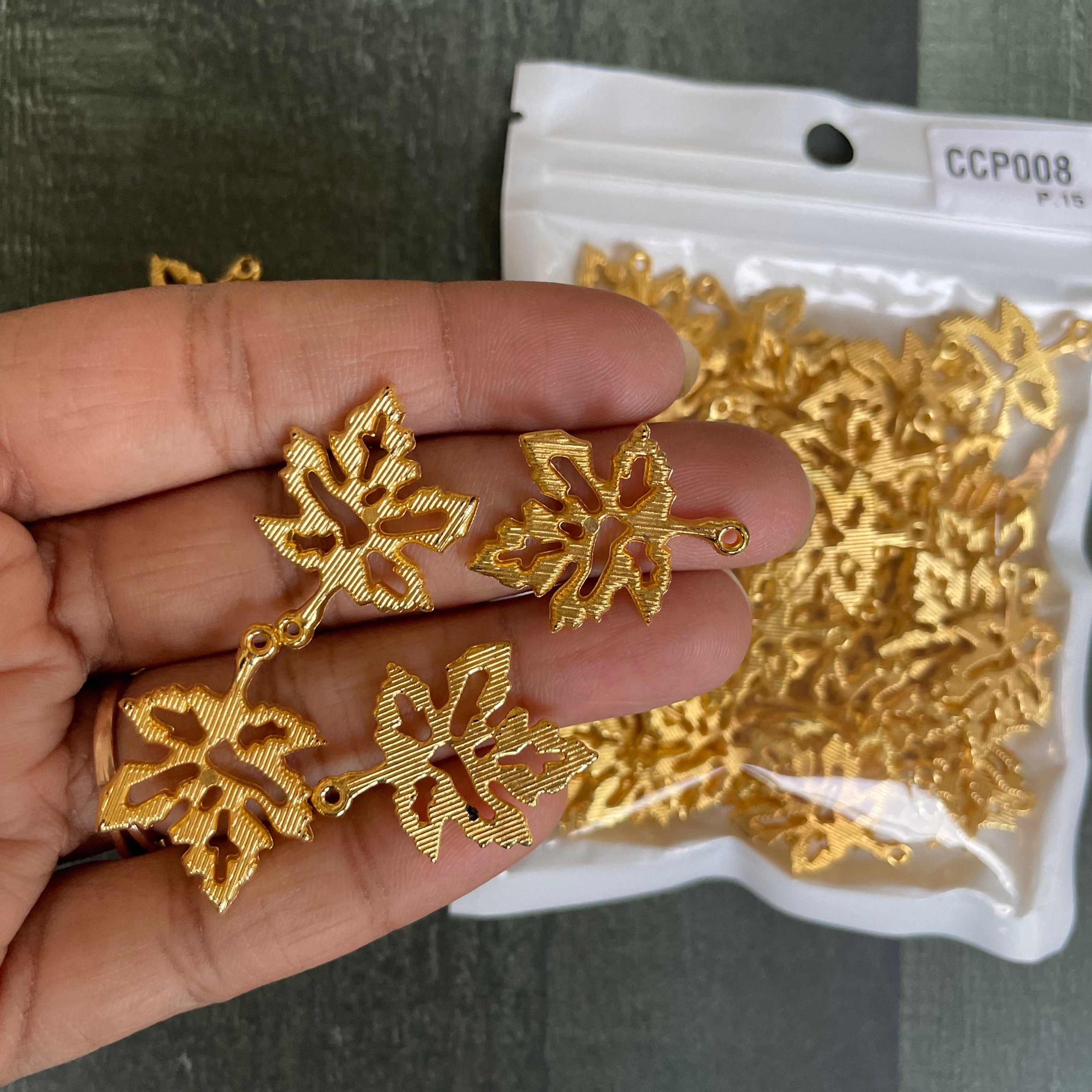 Leaf charm 8 image 1