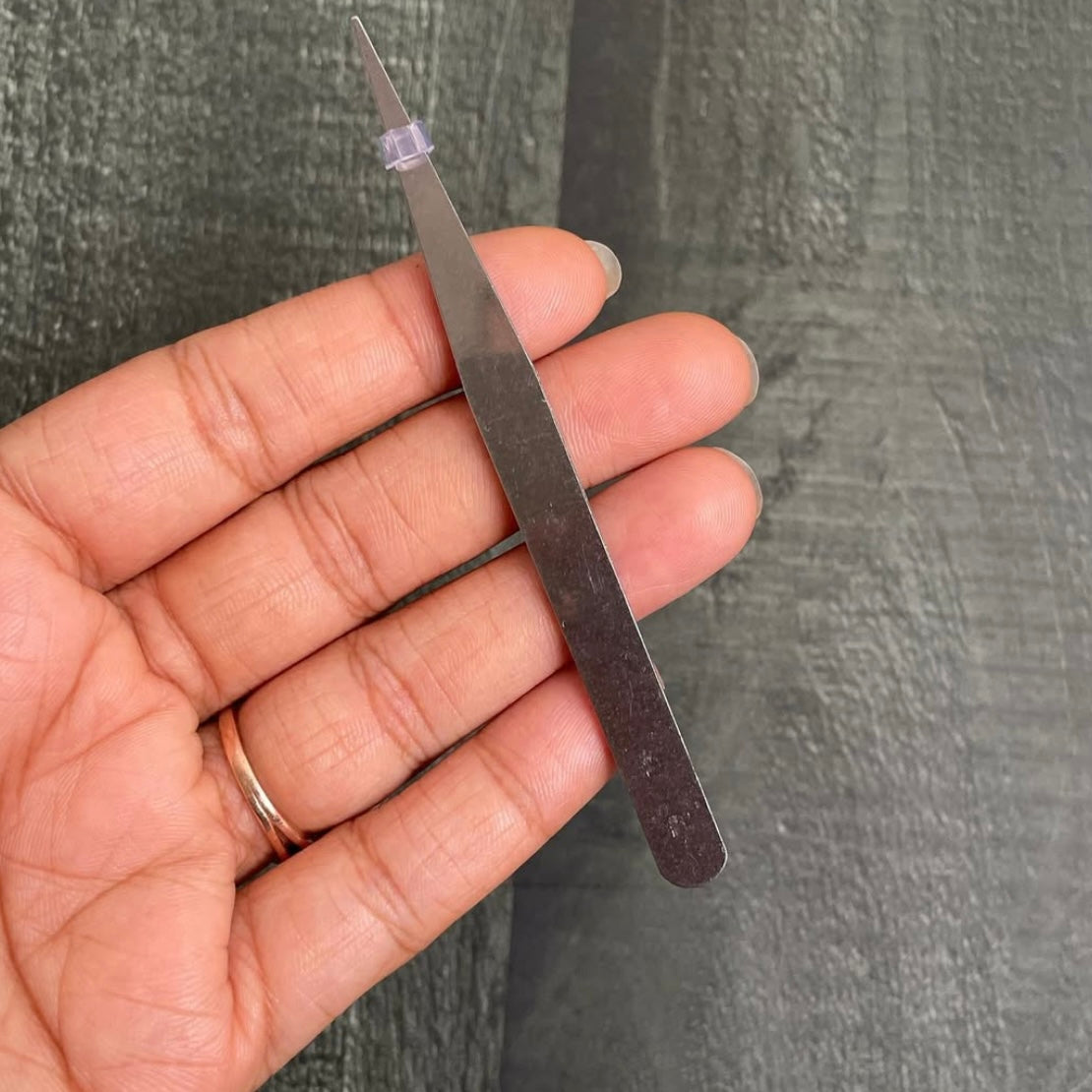 Tweezer image 1