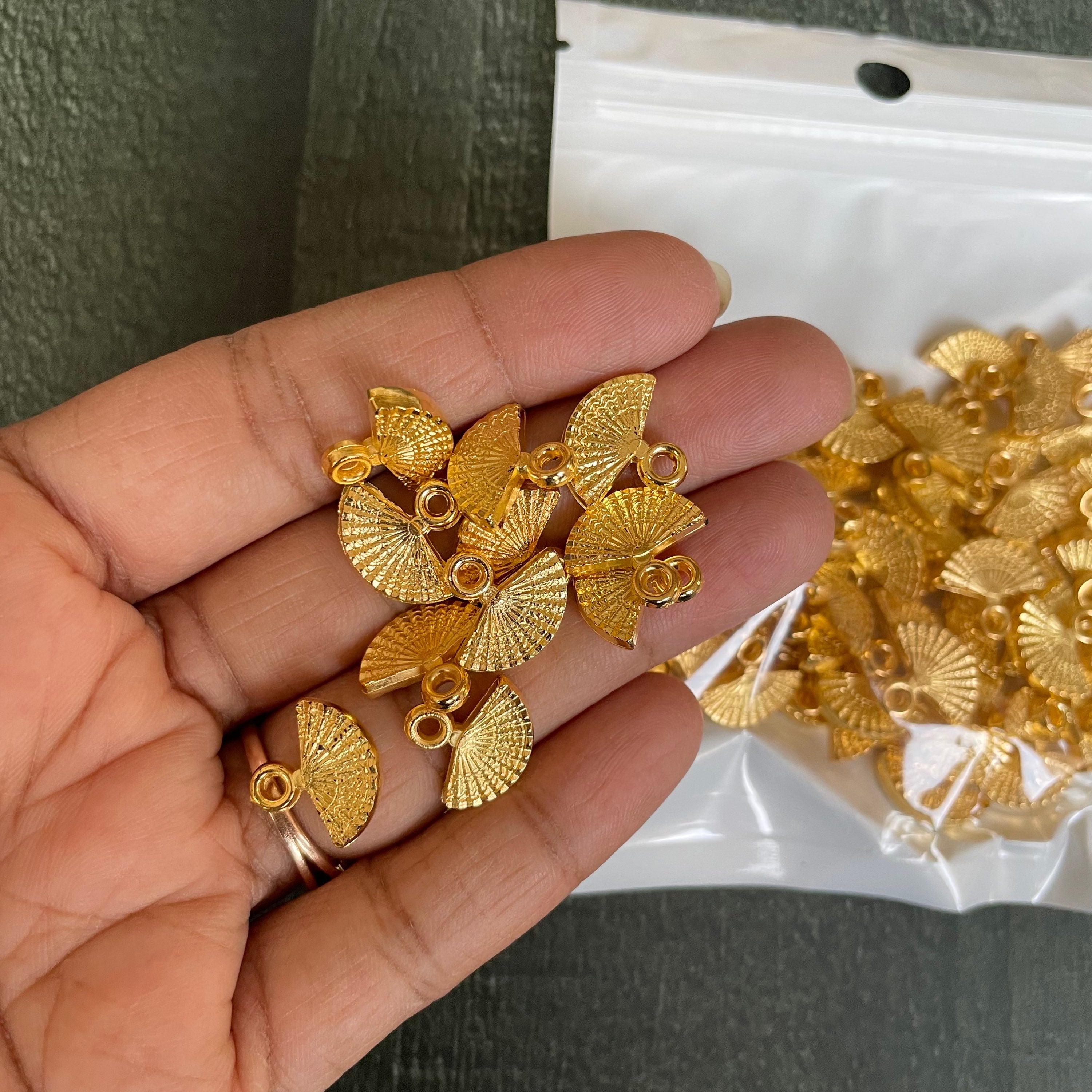 Handfan Charm 6 image 1