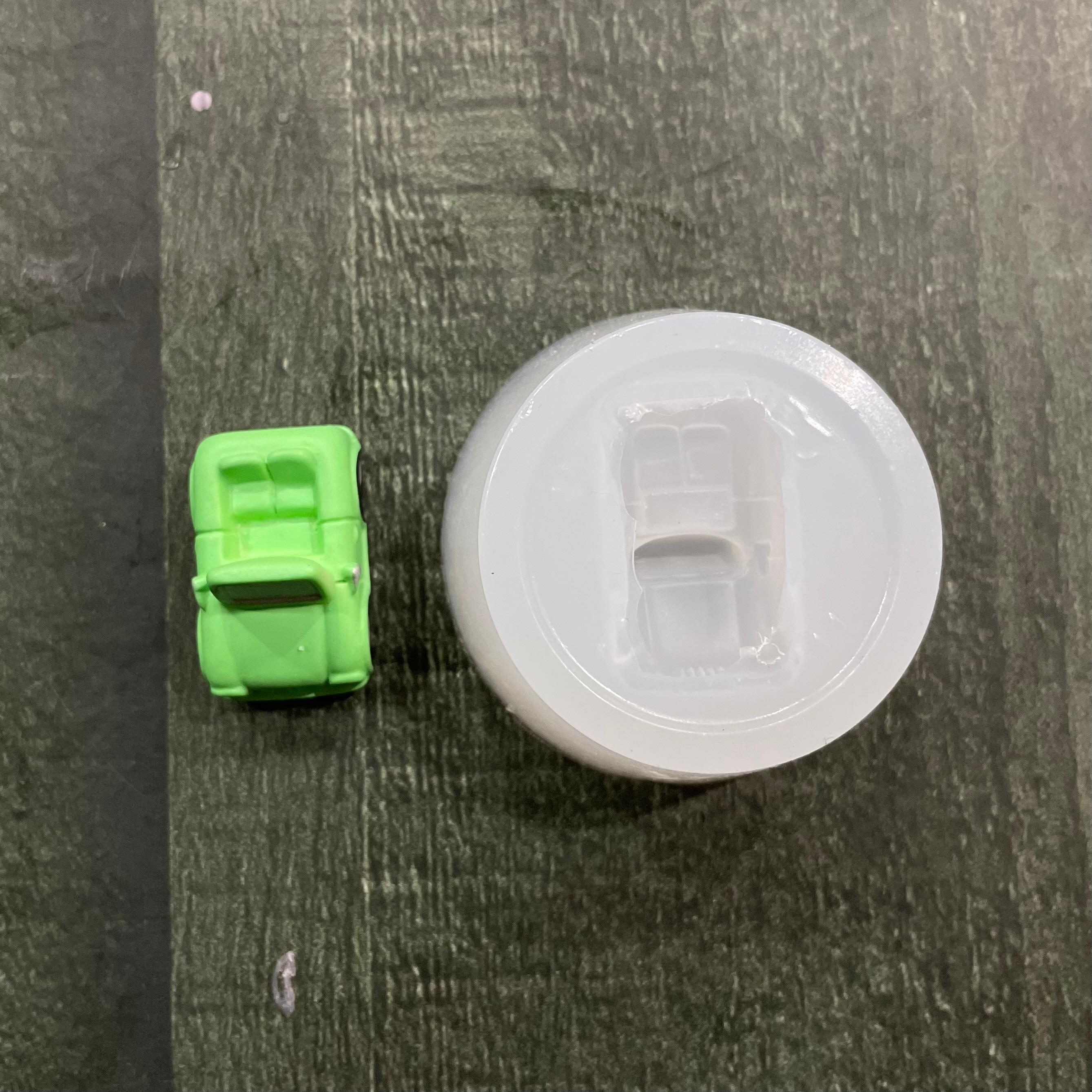 Vintage Car Candle Mould  image 0