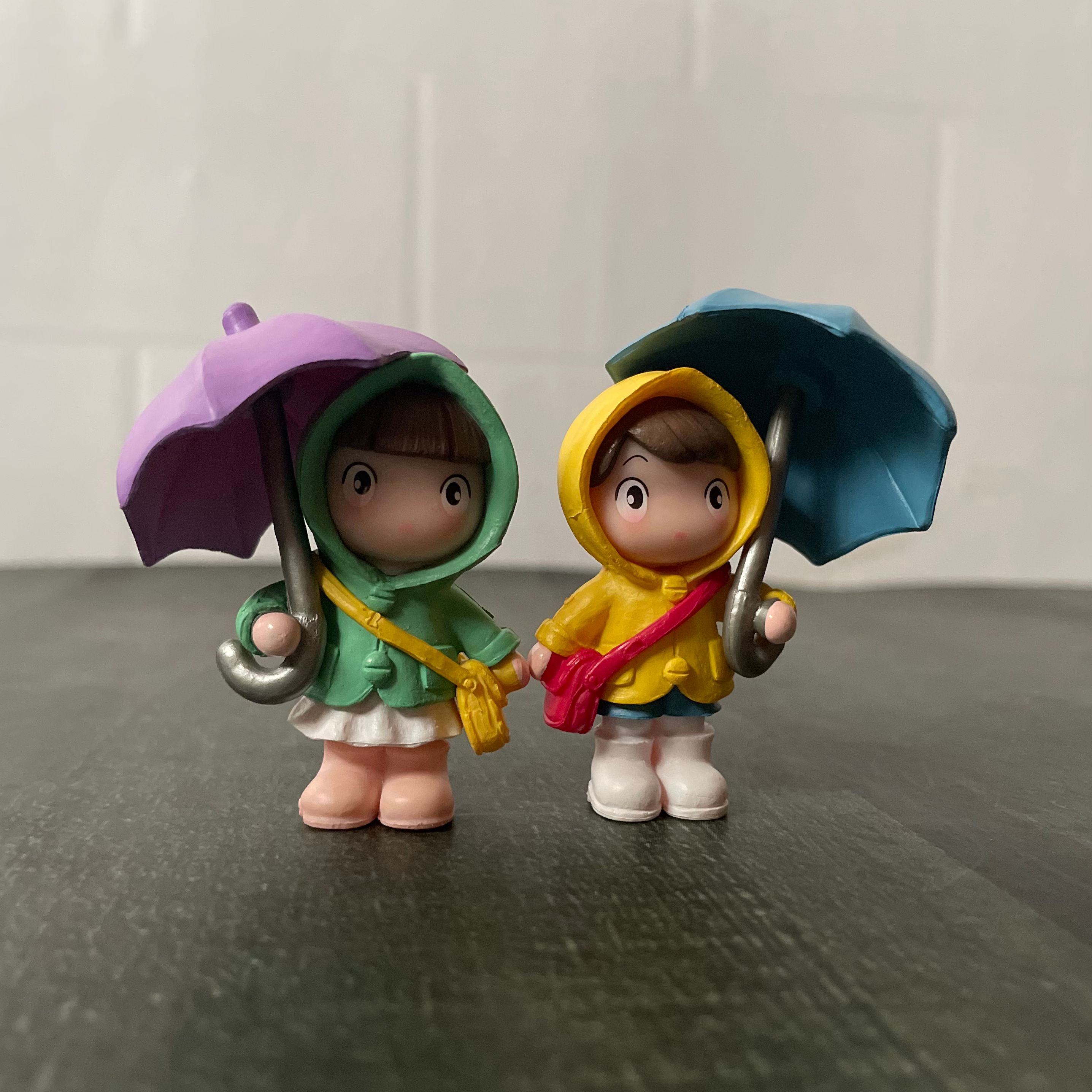 Couple with Umbrella B Miniature 128 image 0