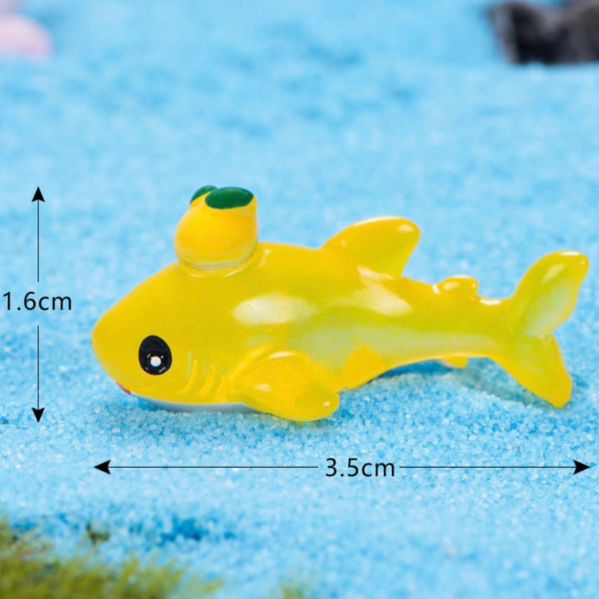 Yellow shark miniature 33 image 0