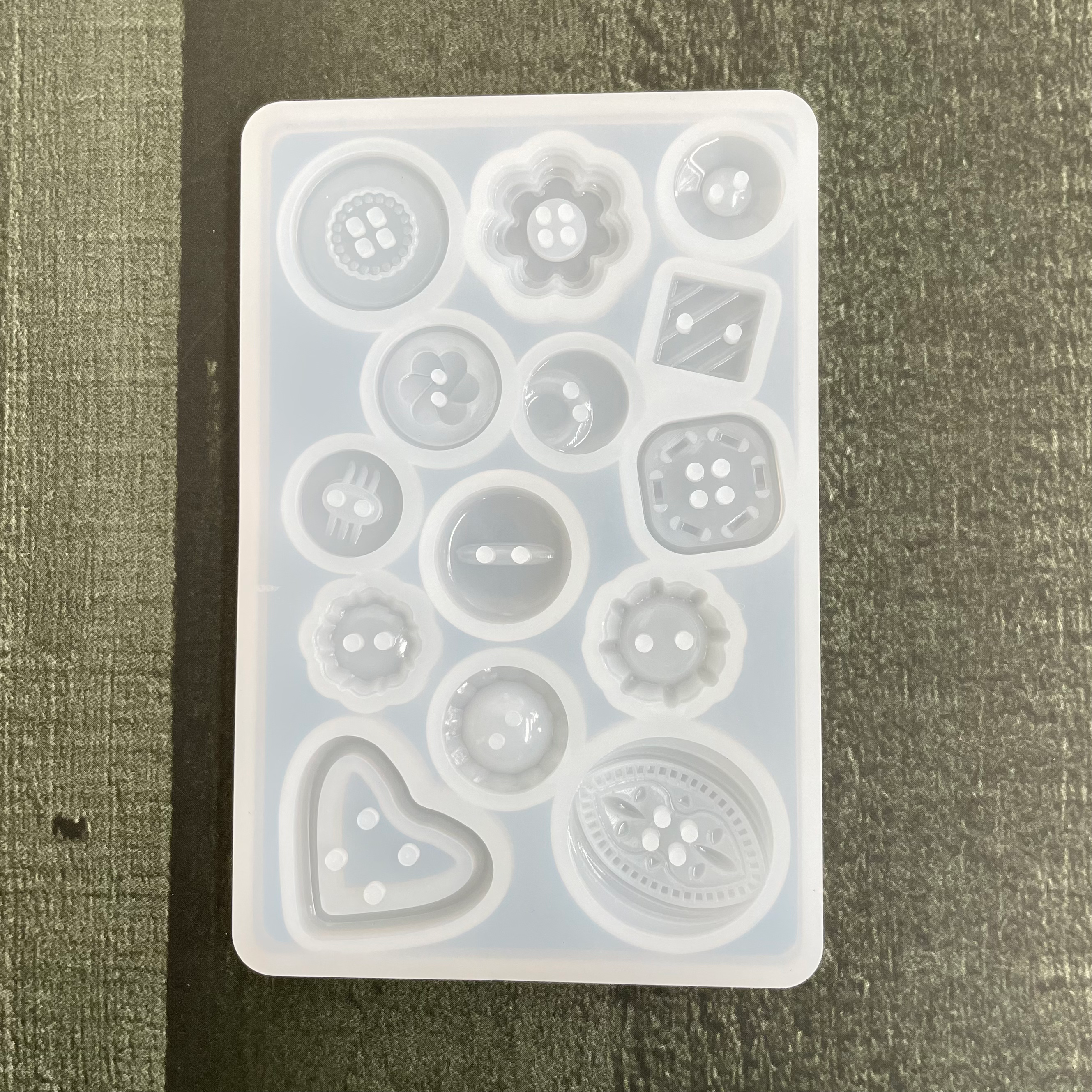 Button mould 14 in 1 image 0
