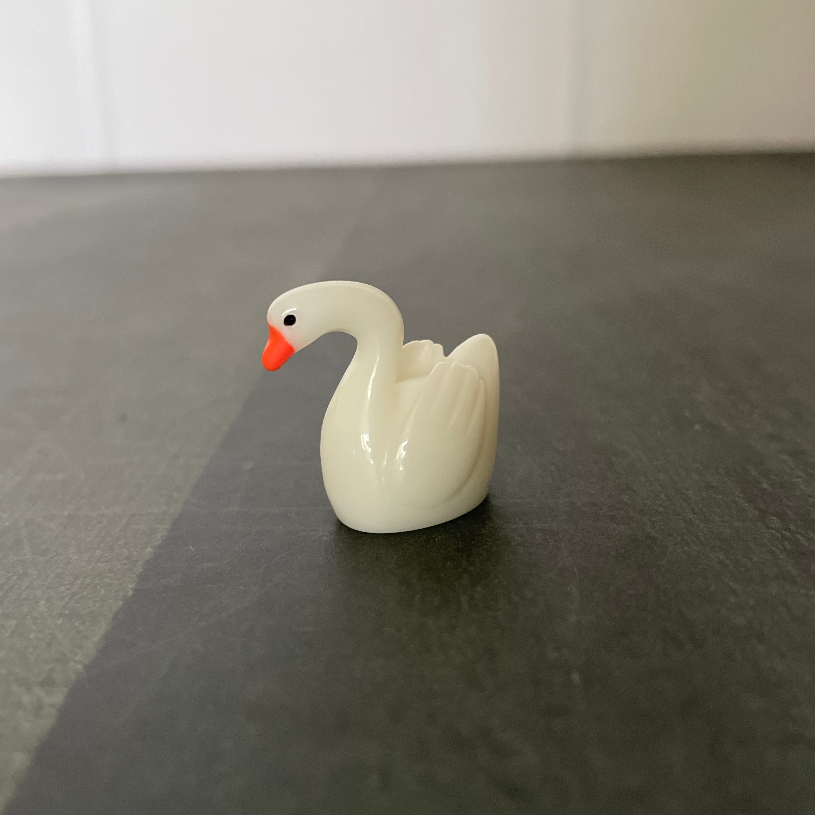 Mini Swan B Miniature 211 image 0